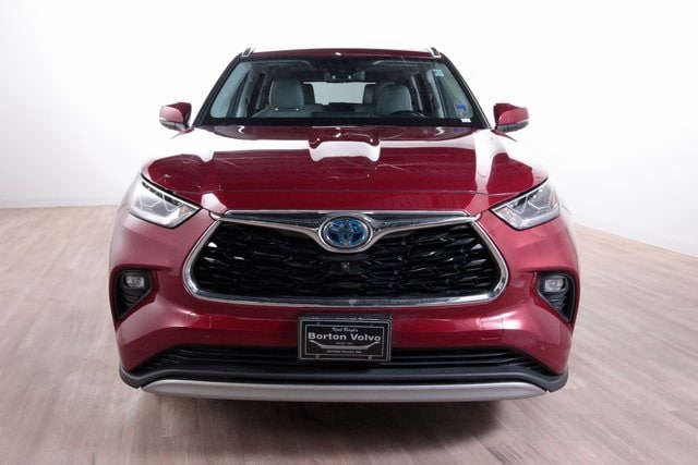 Used 2020 Toyota Highlander Platinum with VIN 5TDEBRCH4LS010540 for sale in Golden Valley, Minnesota