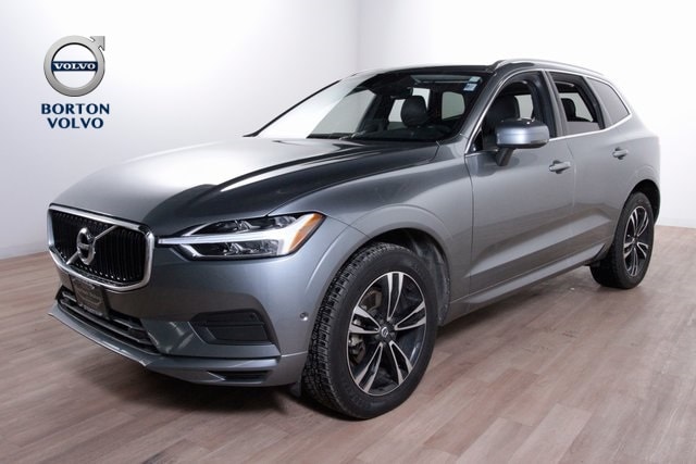 2019 Volvo XC60 Momentum's photo