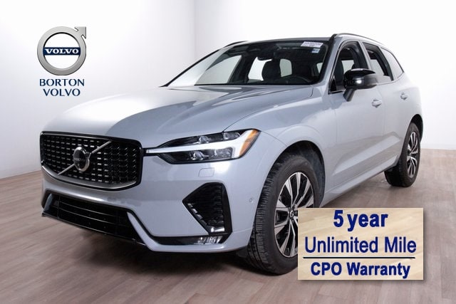 2025 Volvo XC60 Plus's photo