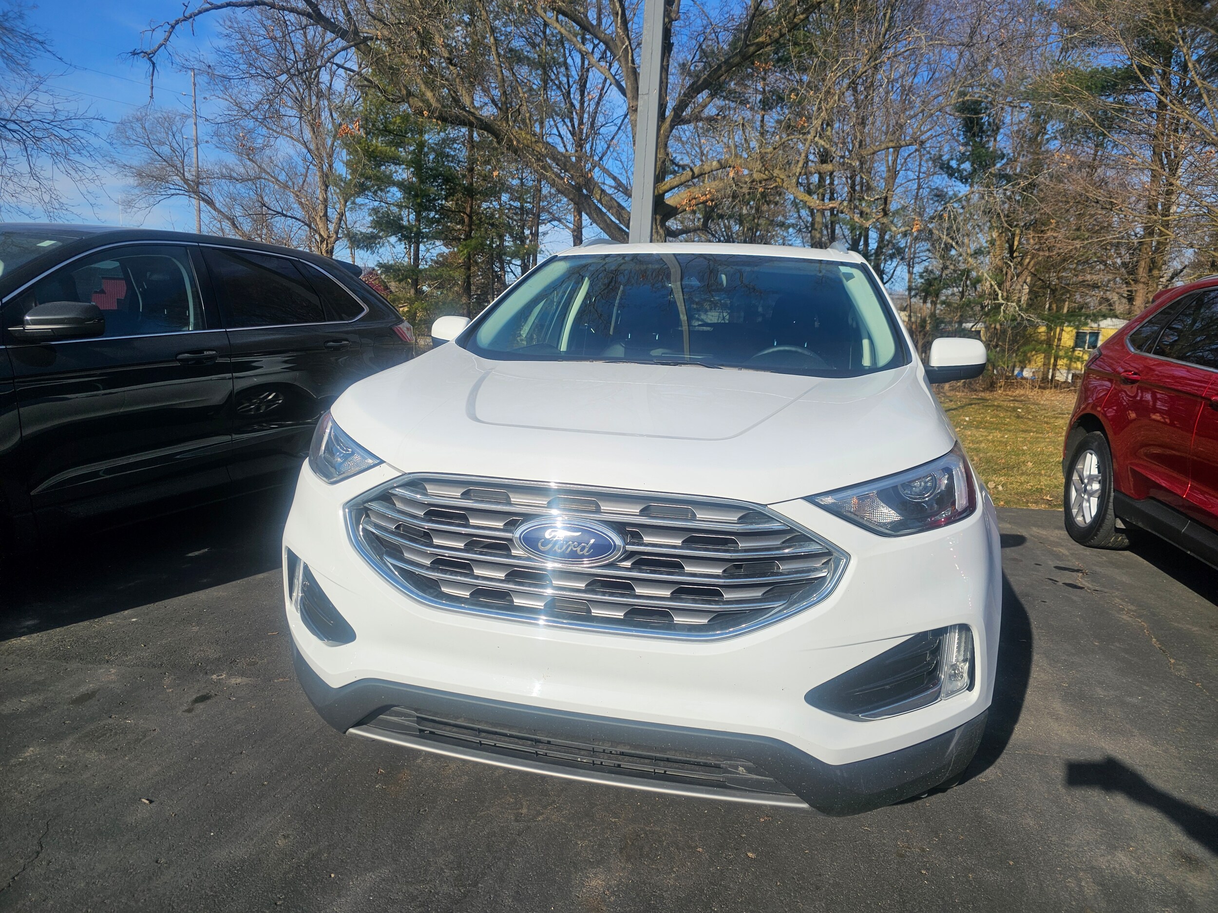 2022 Ford Edge SEL photo 3