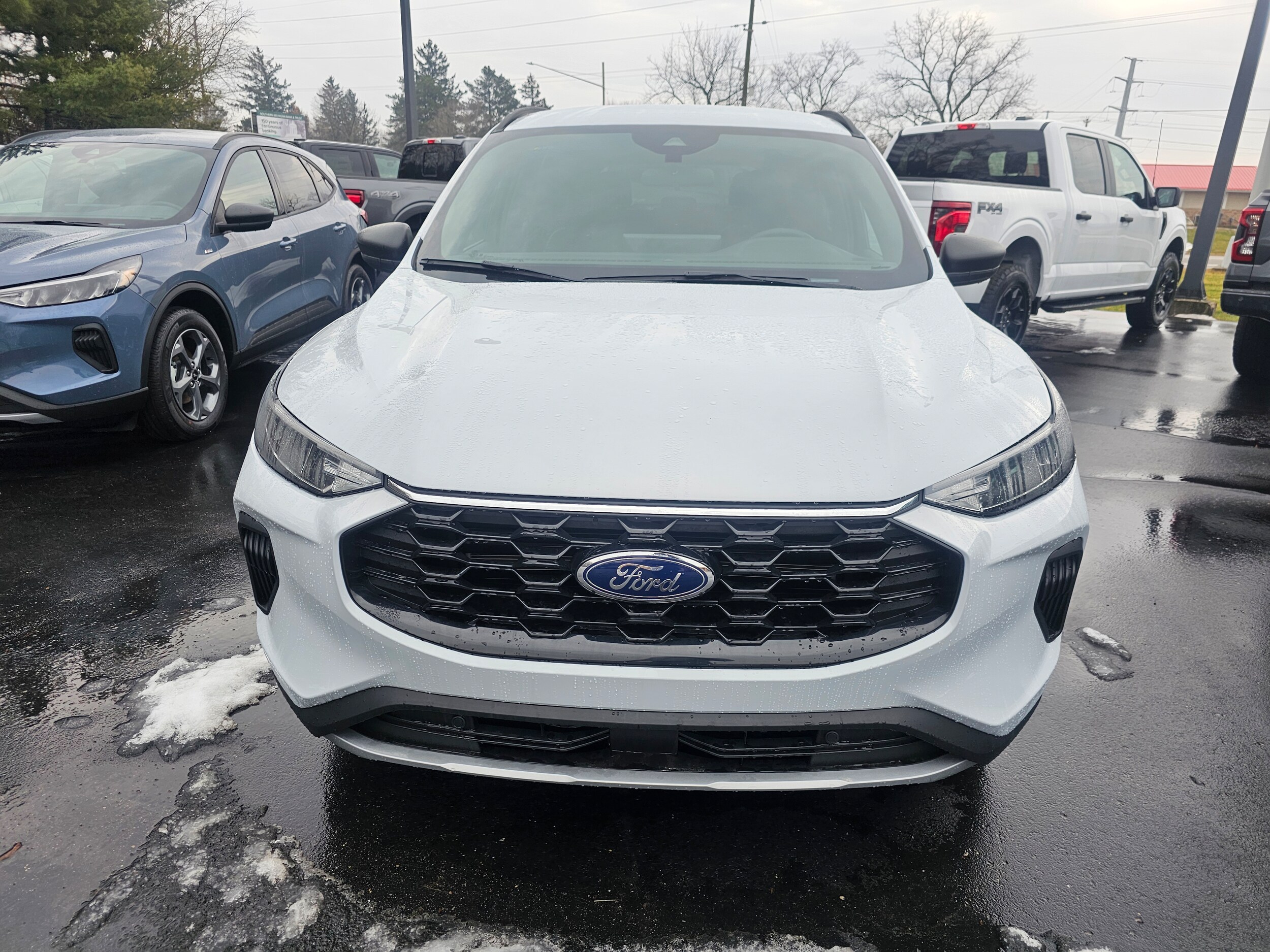 2025 Ford Escape ST-Line photo 3