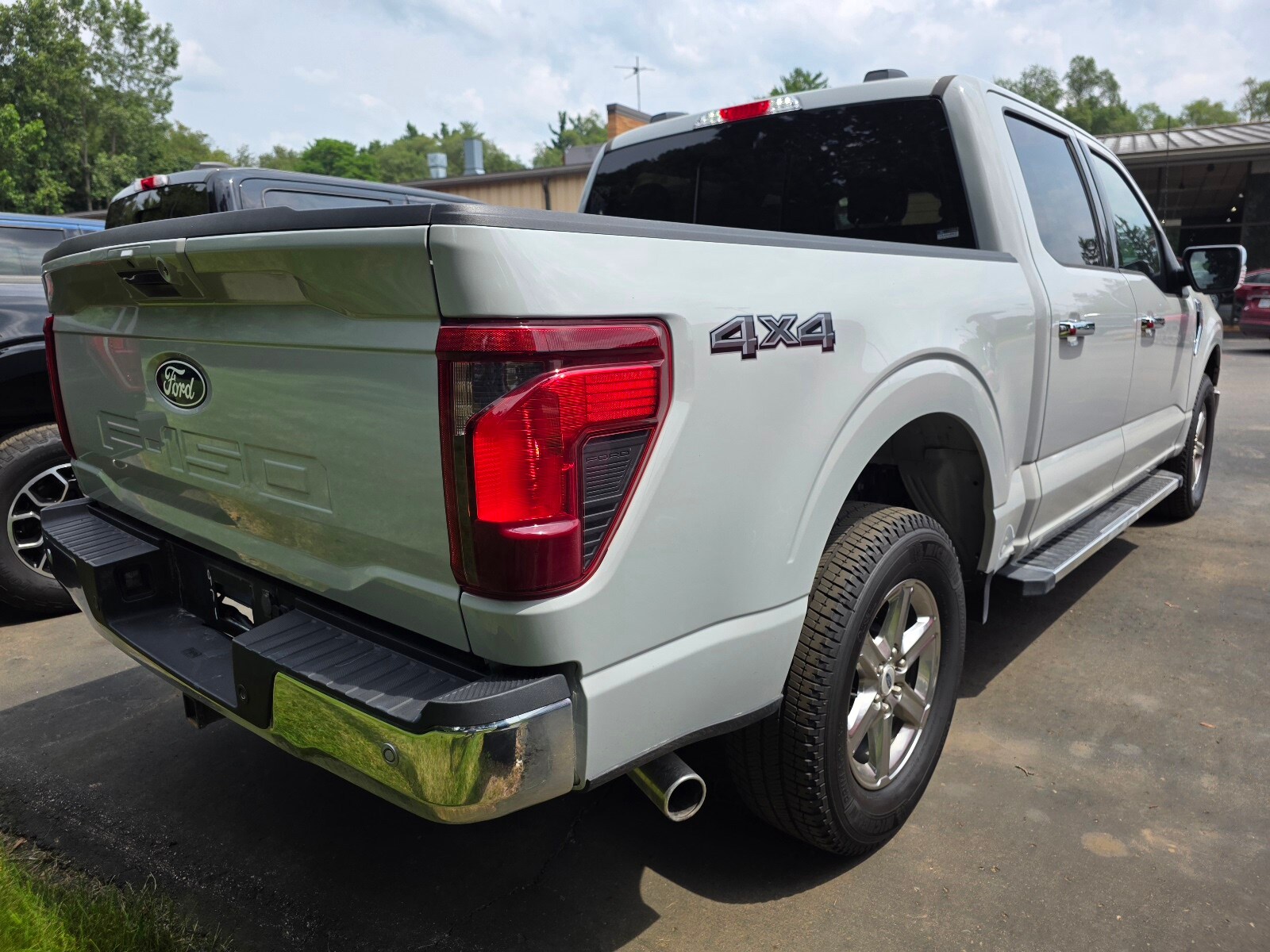 2024 Ford F-150 XLT photo 3