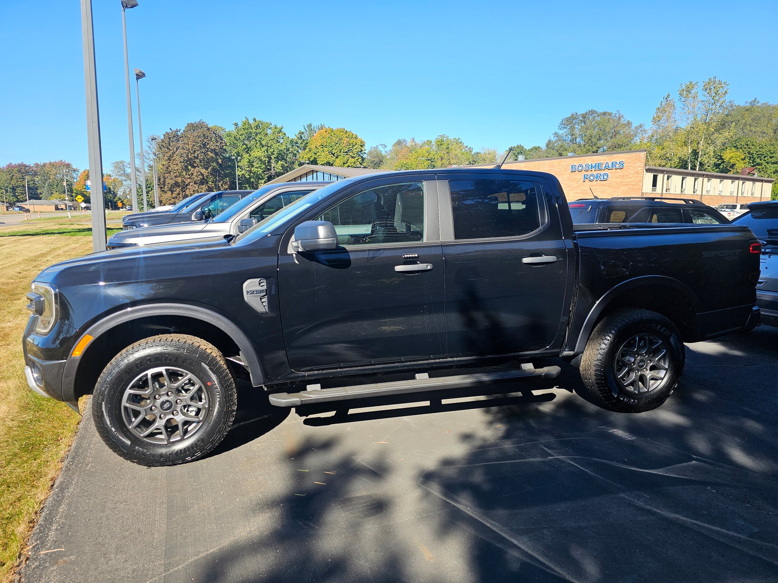 2024 Ford Ranger XLT photo 2