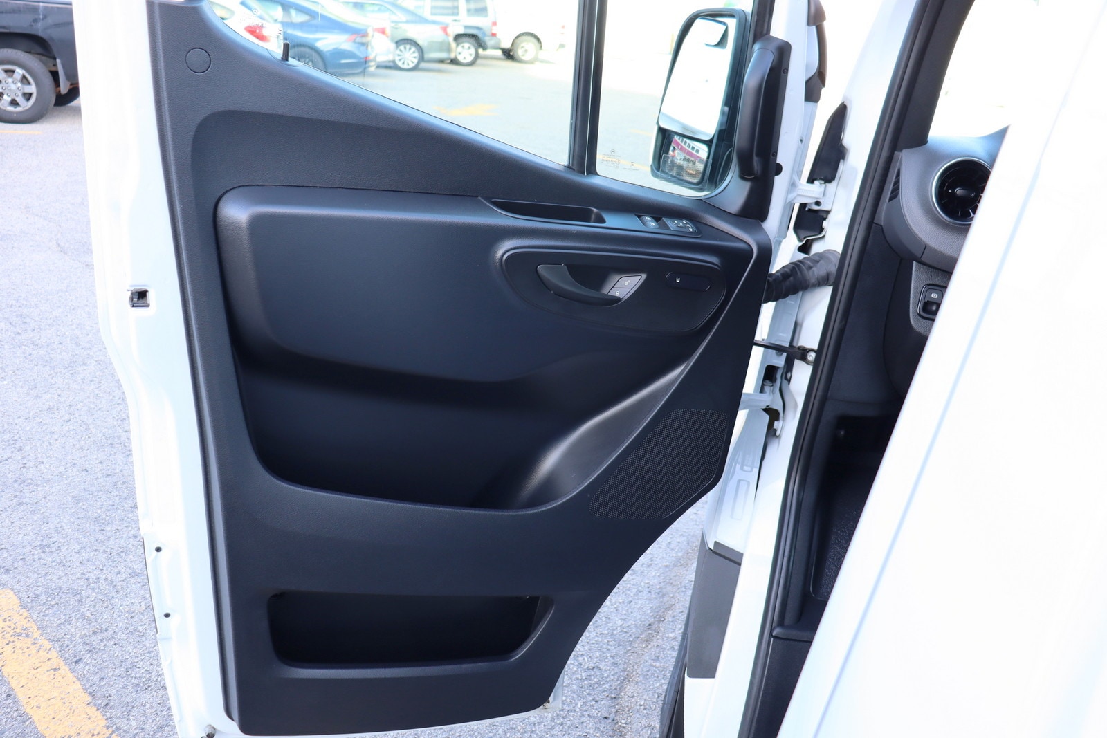 2024 Mercedes-Benz eSprinter Cargo Van Base - Photo 16