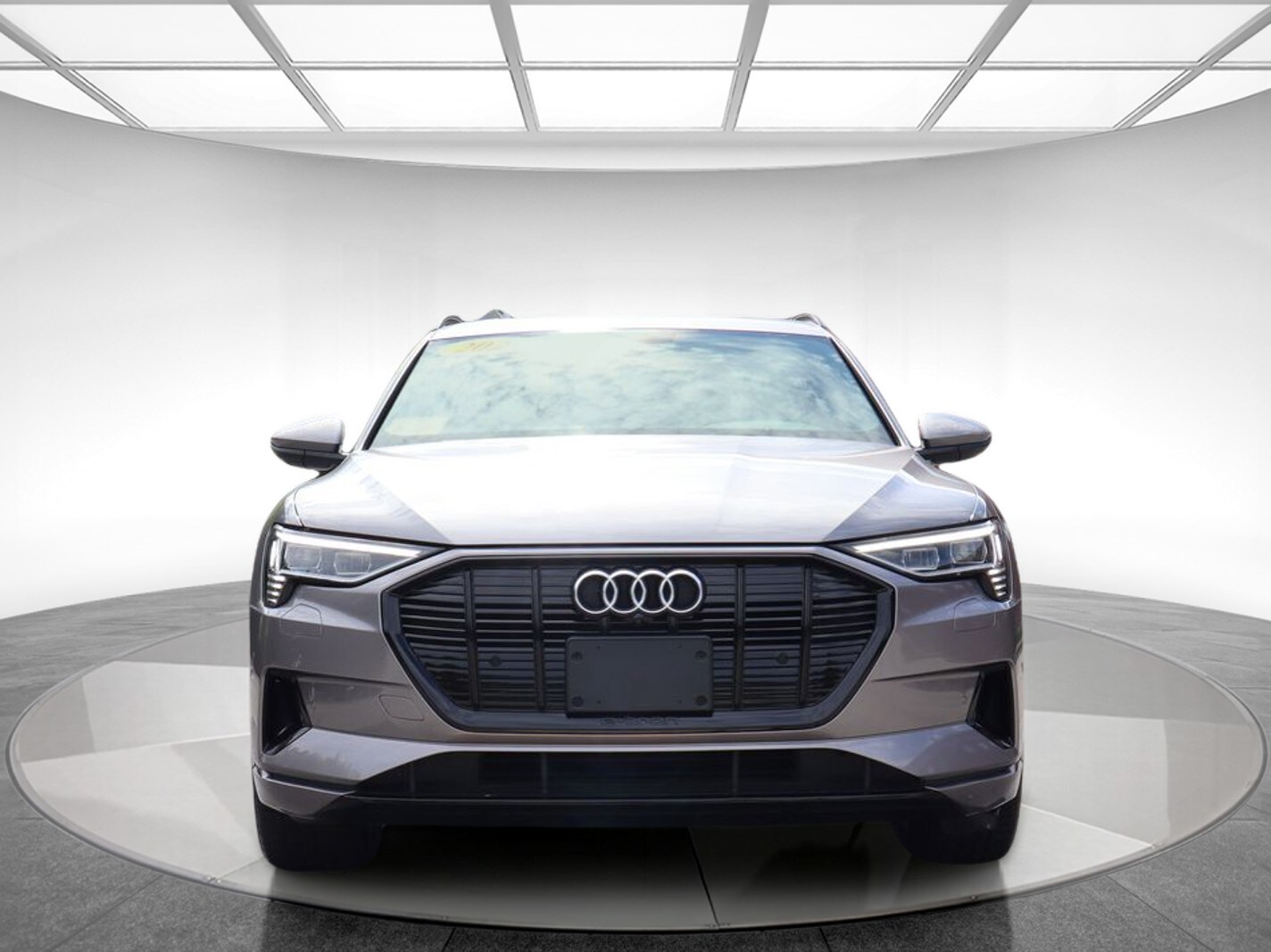 2021 Audi e-tron Premium photo 2