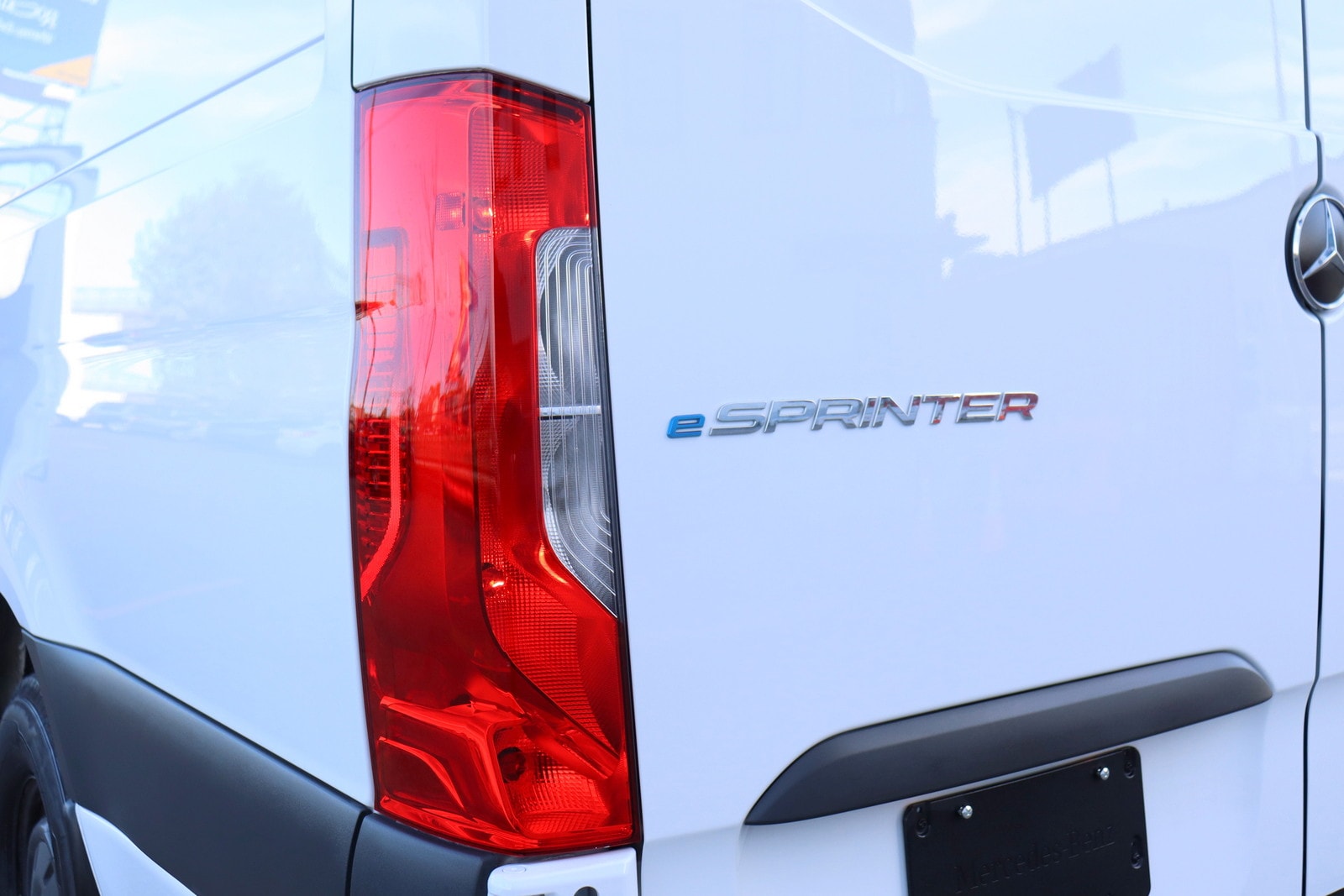2024 Mercedes-Benz eSprinter Cargo Van Base - Photo 47