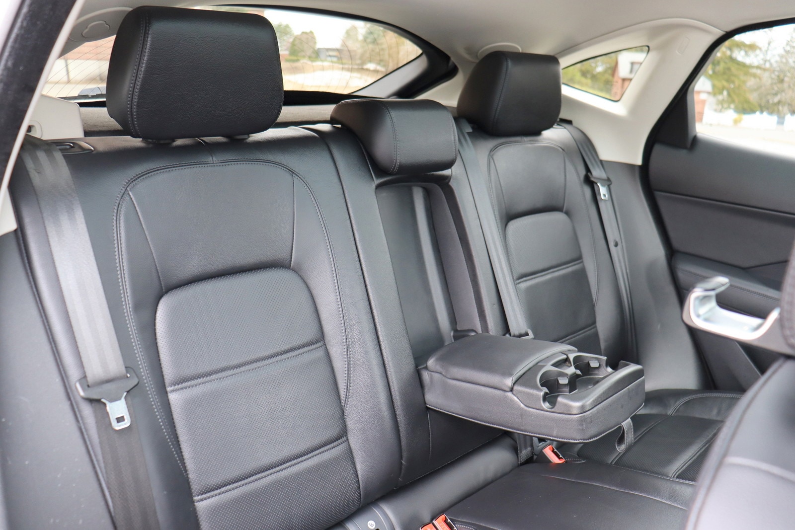 2019 Jaguar E-PACE S - Photo 16