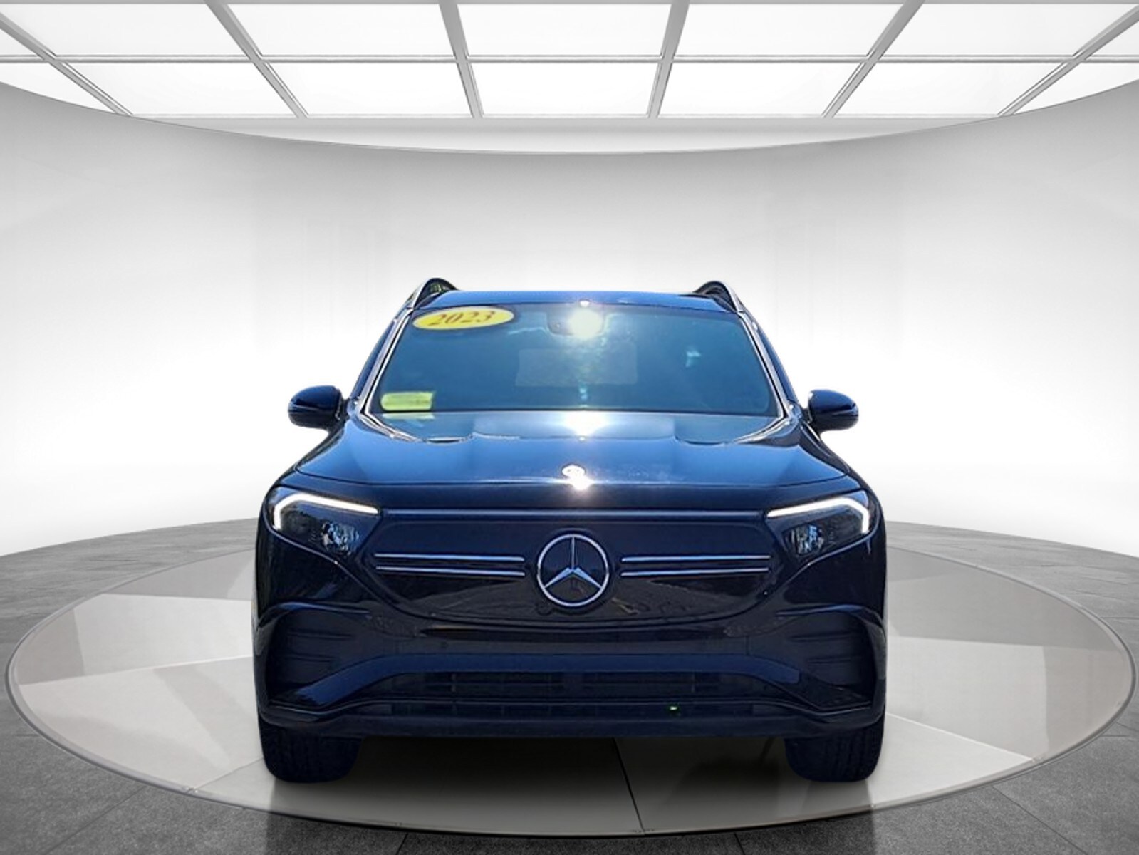 2023 Mercedes Benz EQB 300 4MATIC photo 2
