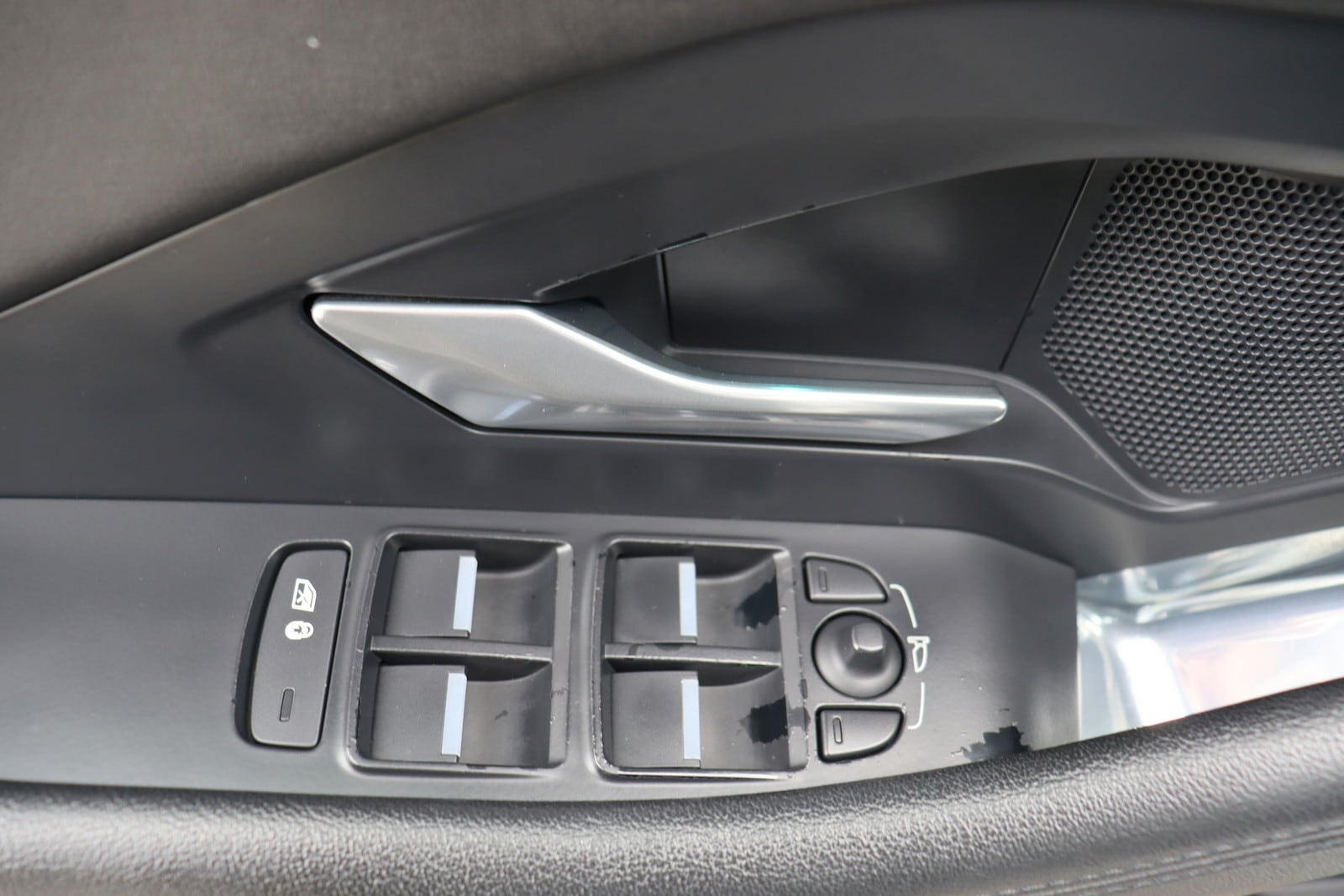 2019 Jaguar E-PACE S - Photo 24