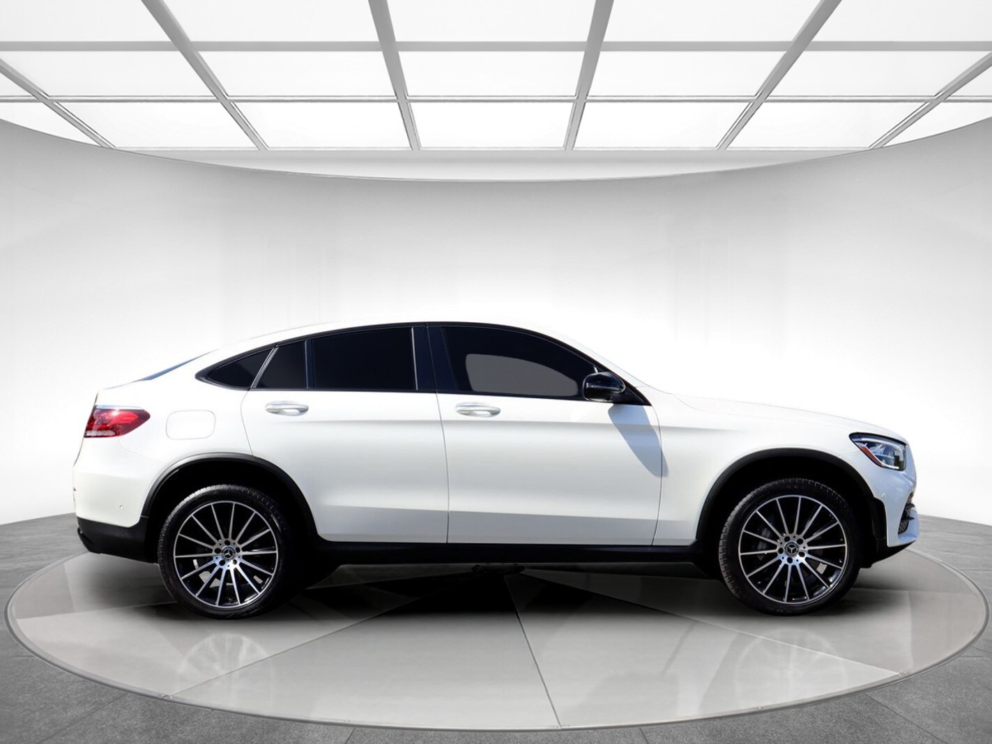 2022 Mercedes Benz GLC 300 4MATIC Coupe photo 4