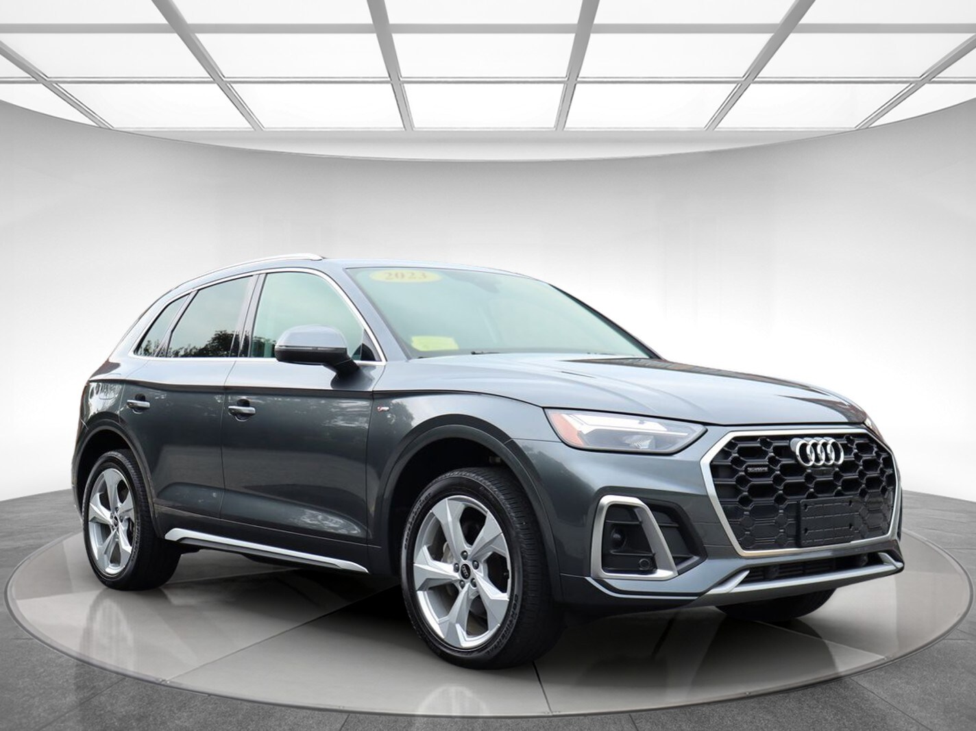 2023 Audi Q5 45 S line Premium Plus photo 2