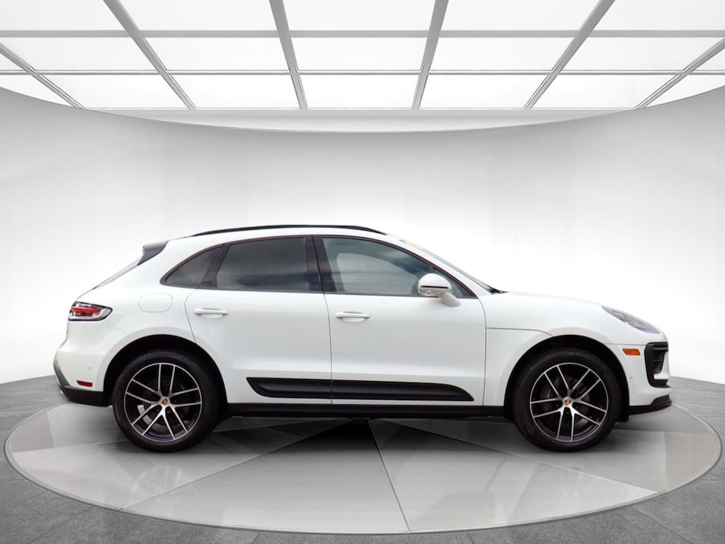 Used 2022 Porsche Macan SUV