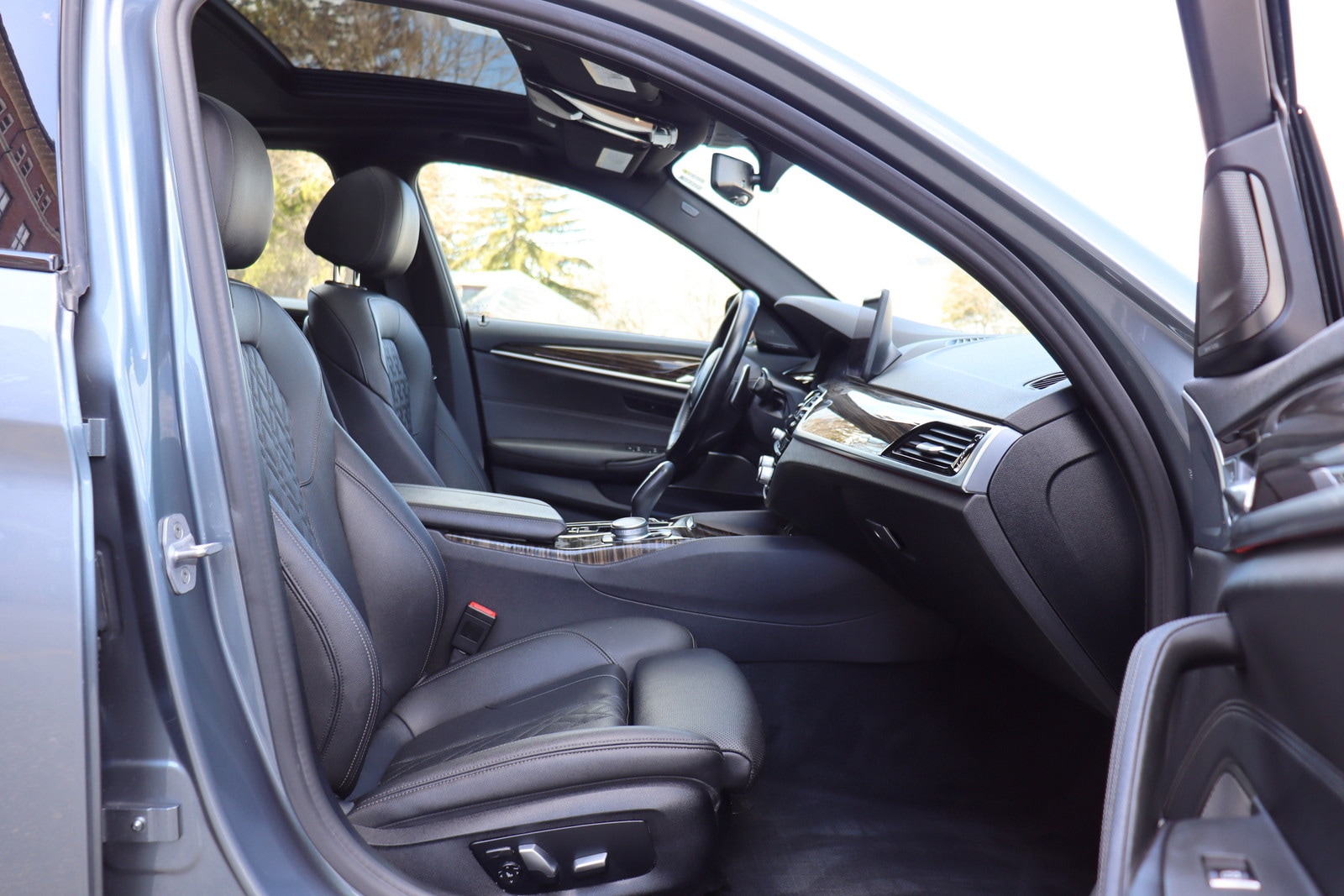 2021 BMW 5 Series 530i - Photo 20