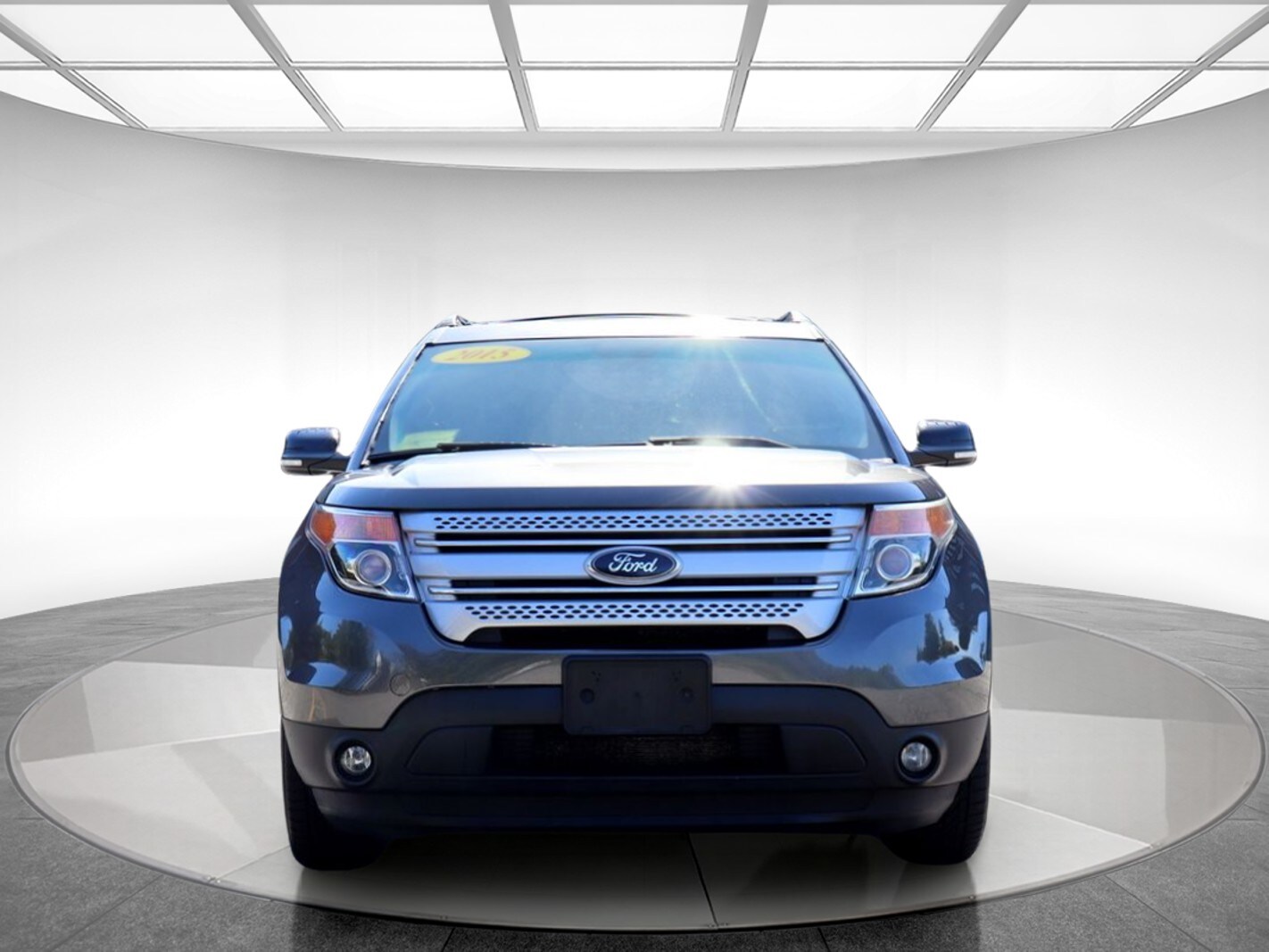 2015 Ford Explorer XLT photo 2