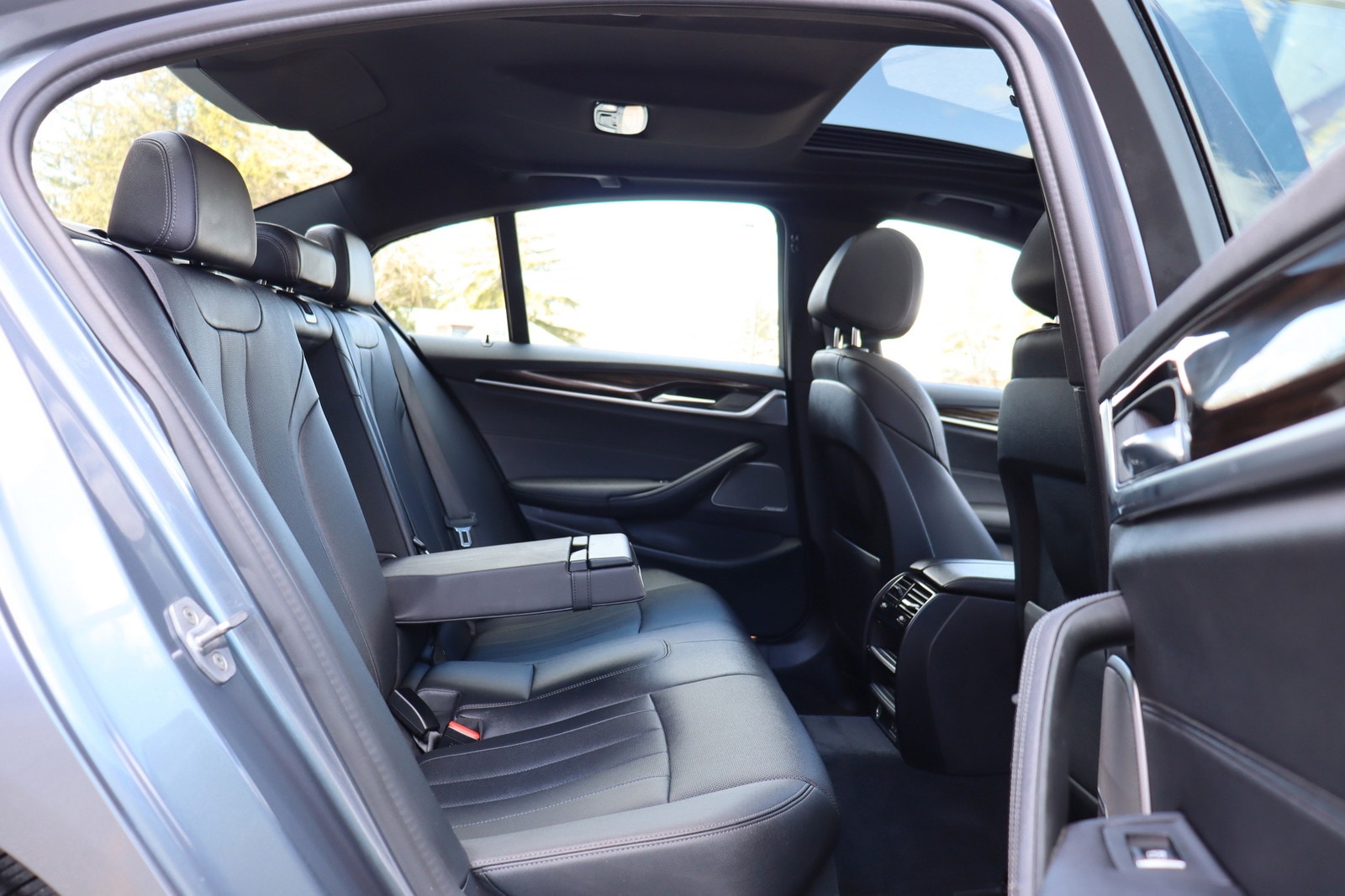 2021 BMW 5 Series 530i - Photo 17