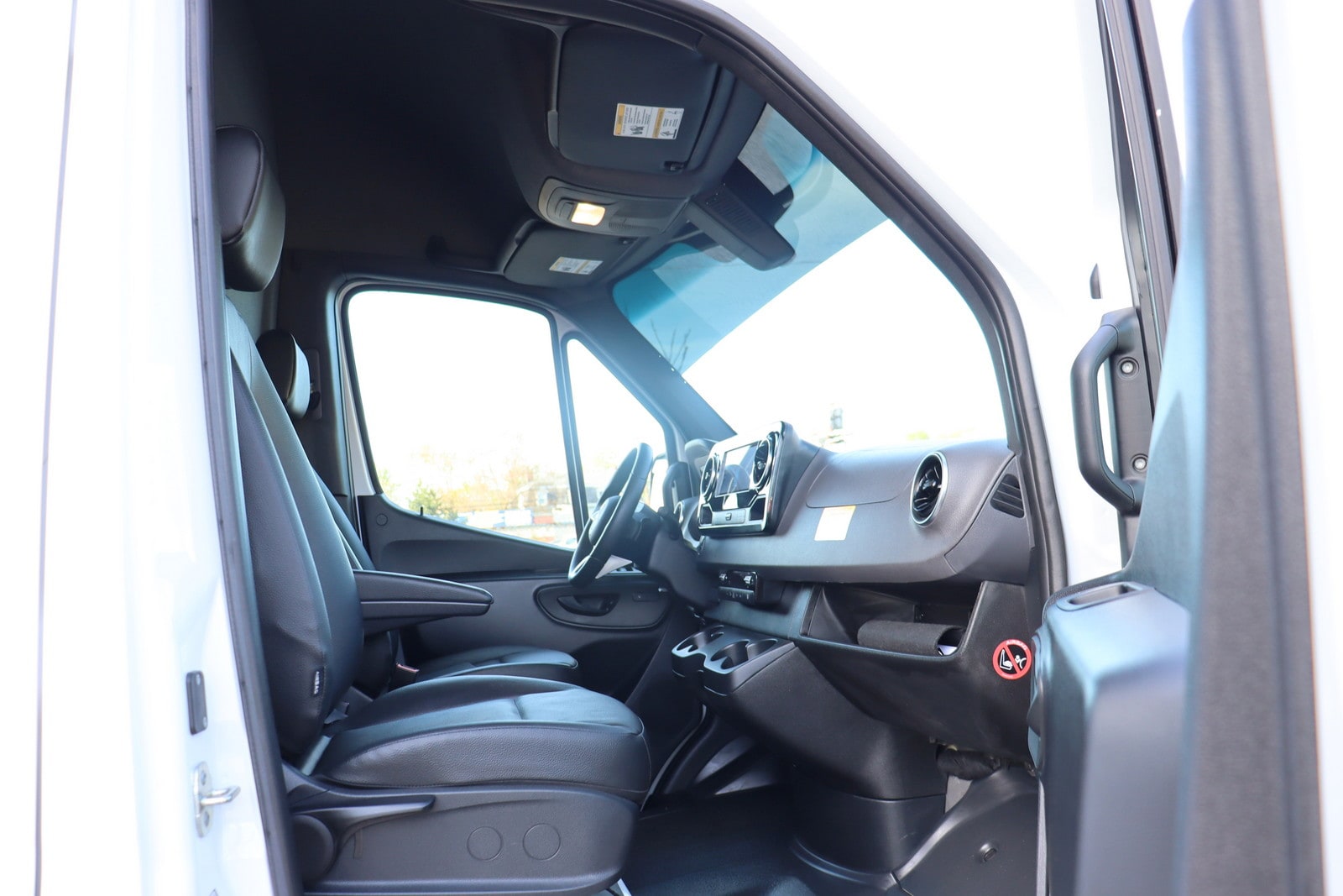 2024 Mercedes-Benz eSprinter Cargo Van Base - Photo 14