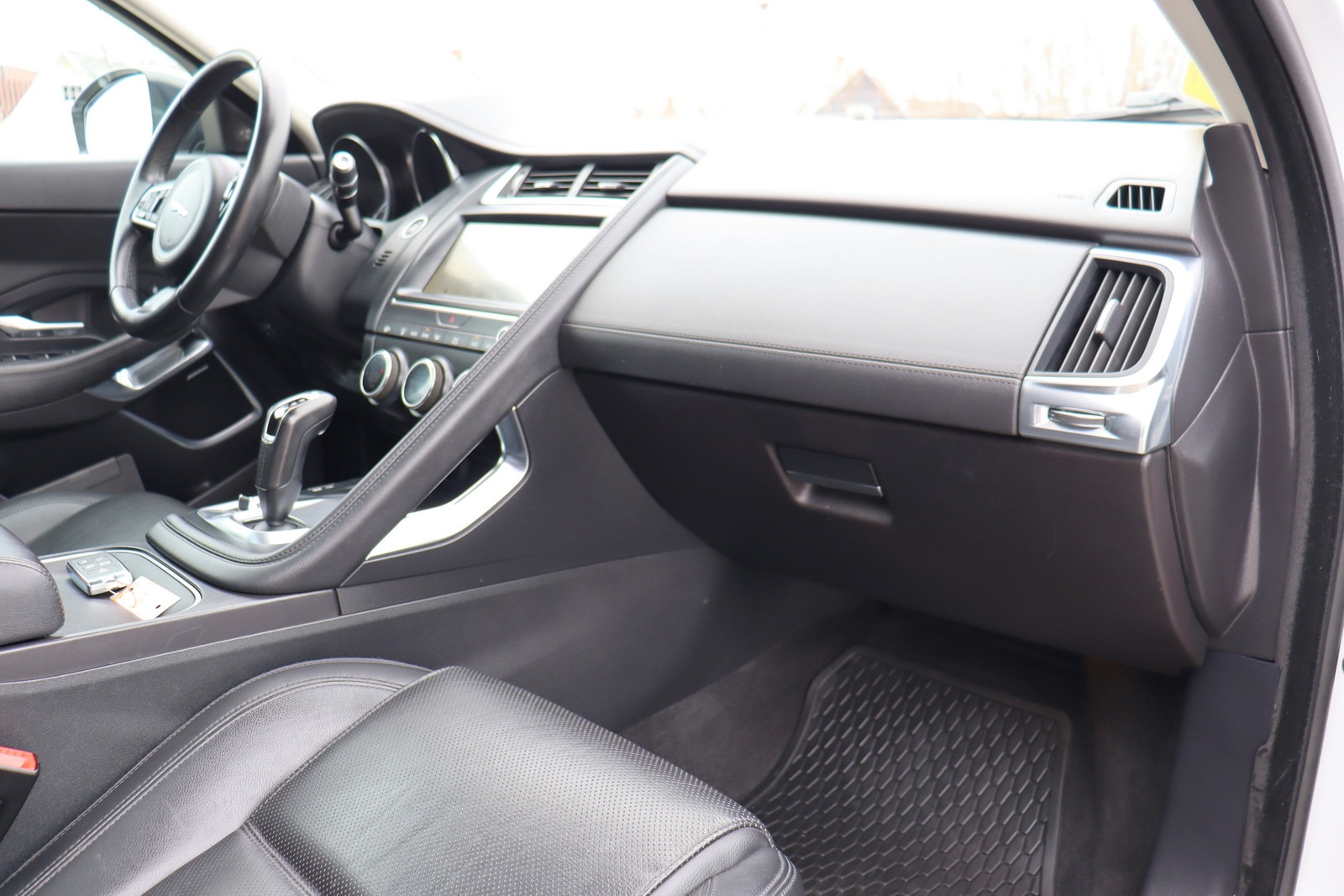 2019 Jaguar E-PACE S - Photo 21