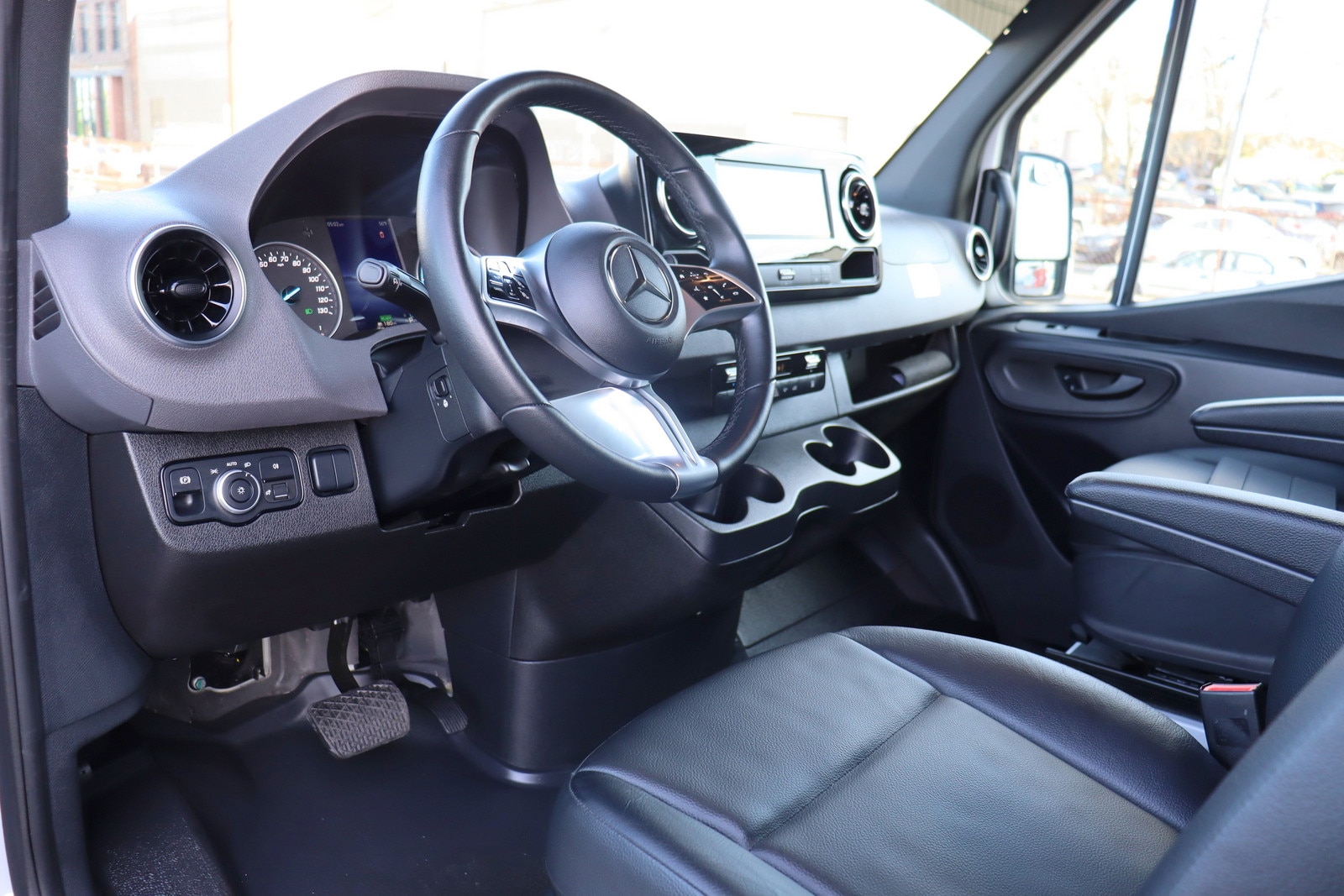2024 Mercedes-Benz eSprinter Cargo Van Base - Photo 10