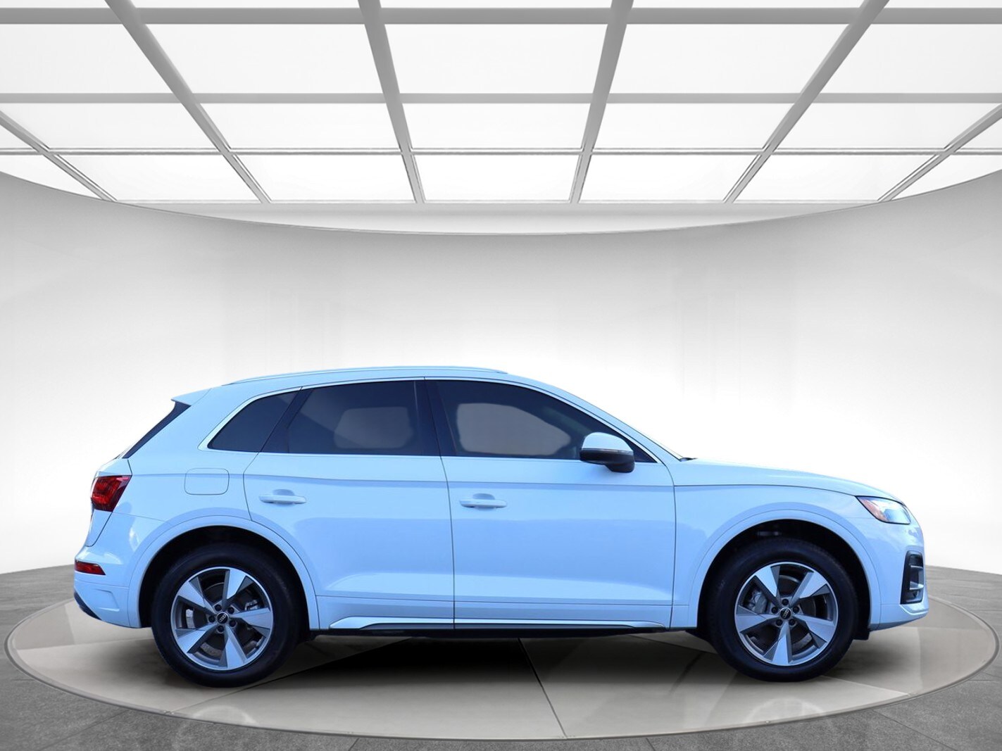 2022 Audi Q5 40 Premium Plus photo 2