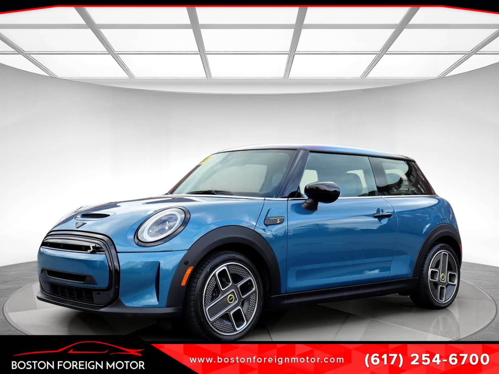 2022 MINI Hardtop 2 Door SE's photo