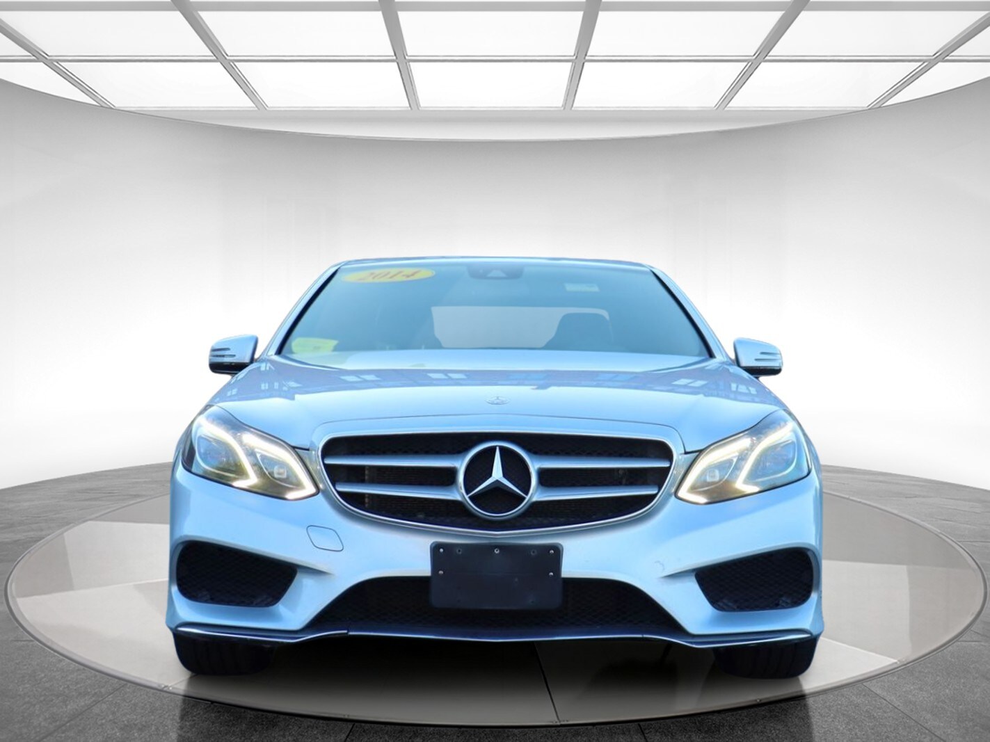 2014 Mercedes Benz E 350 4MATIC photo 2