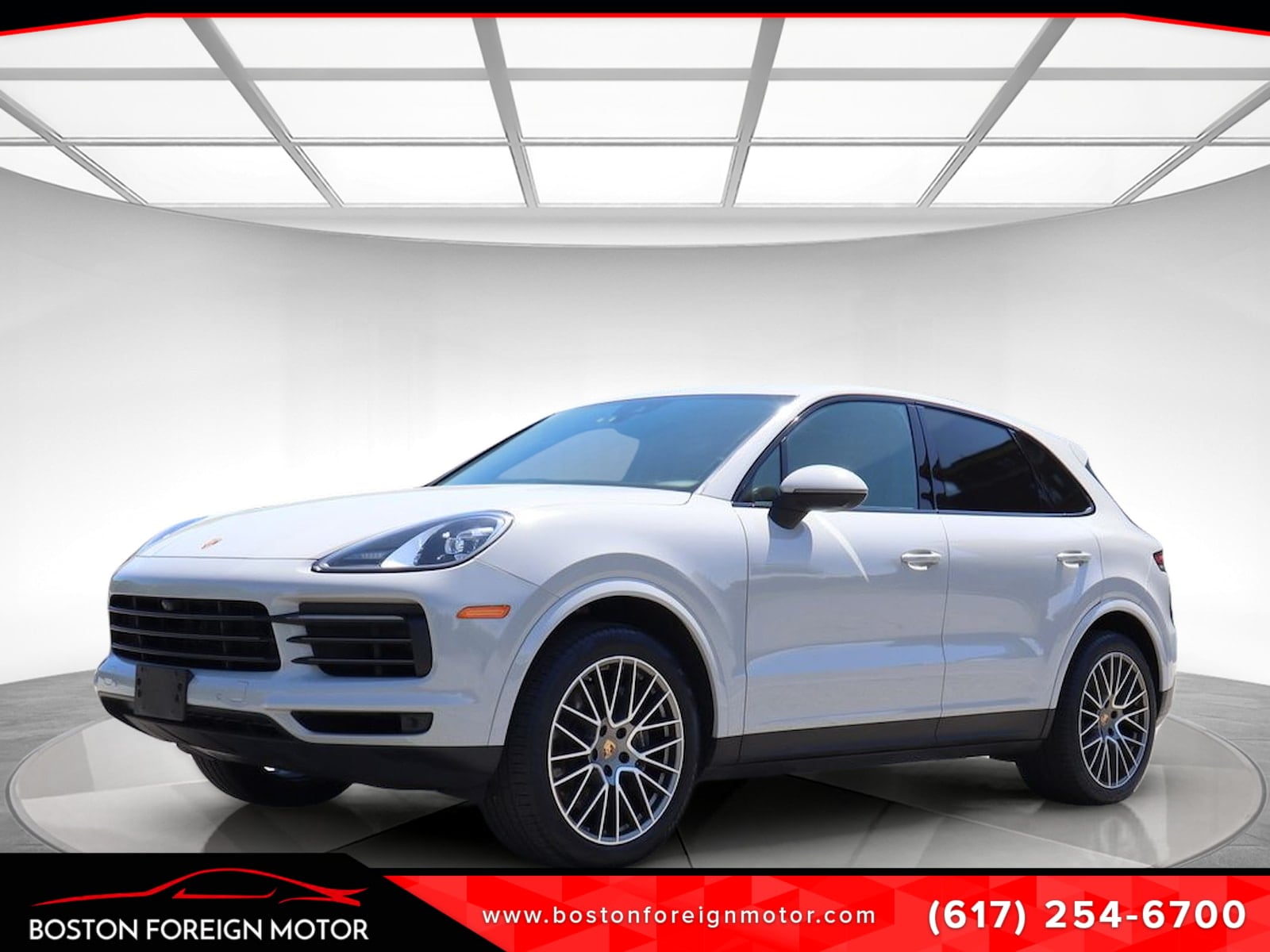 2023 Porsche Cayenne Platinum Edition's photo