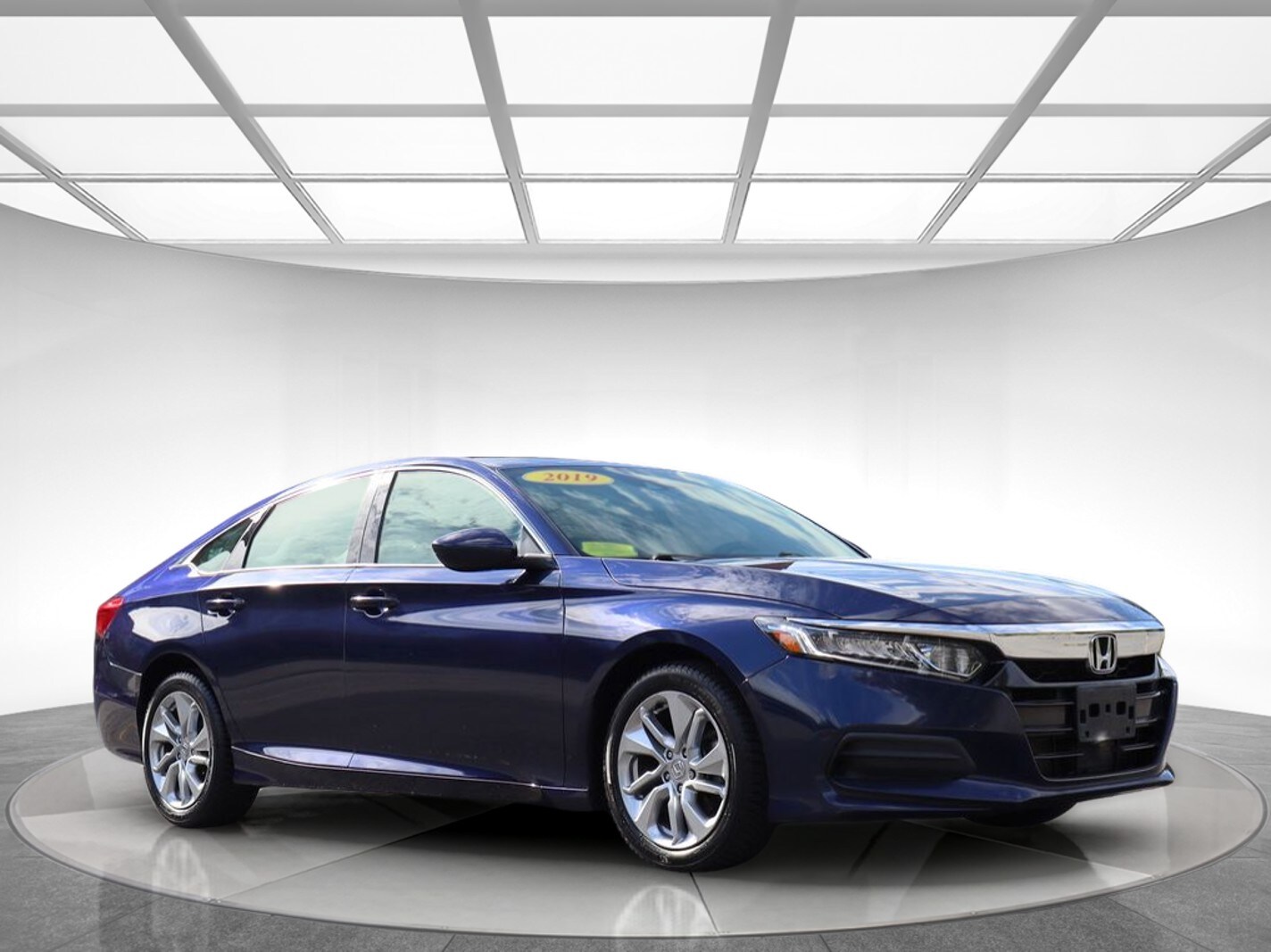 2019 Honda Accord LX photo 3