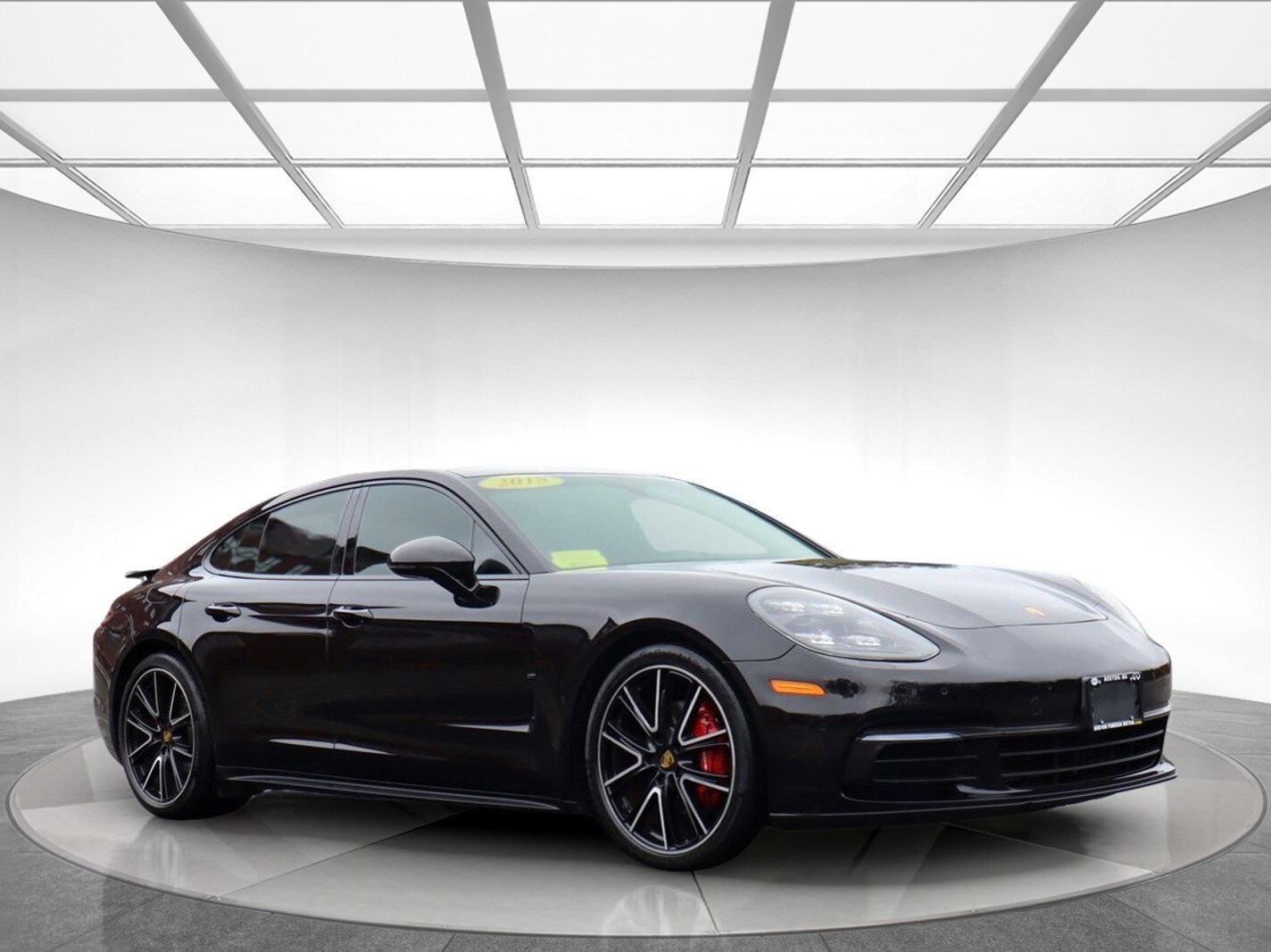 2018 Porsche Panamera Base 4 photo 3