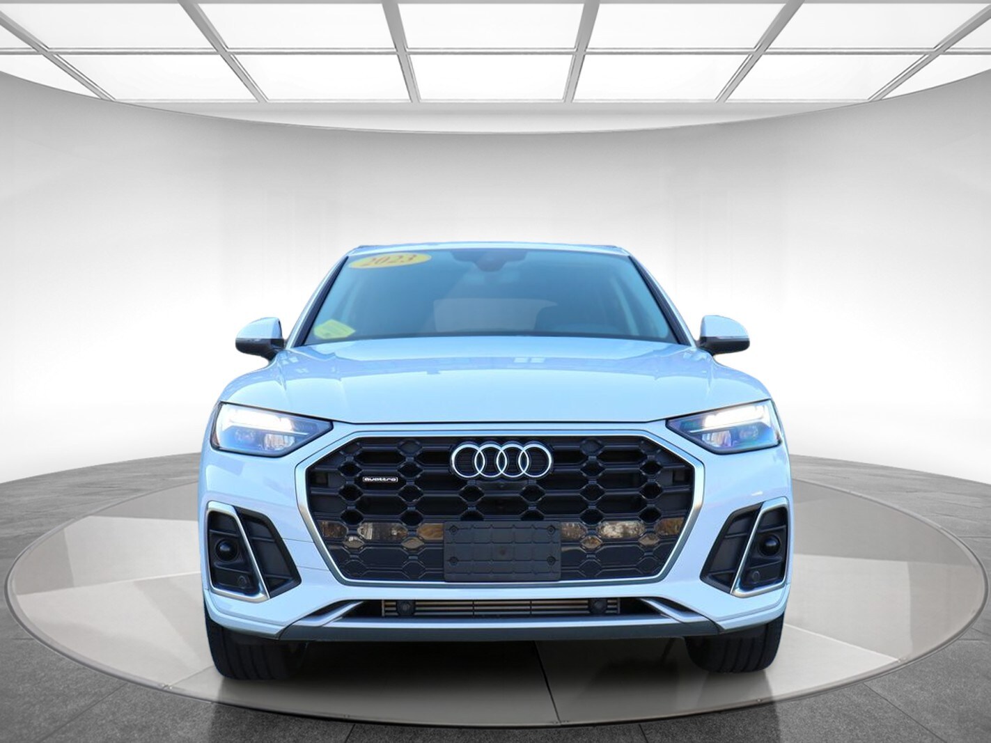 2023 Audi Q5 45 S line Premium Plus photo 2