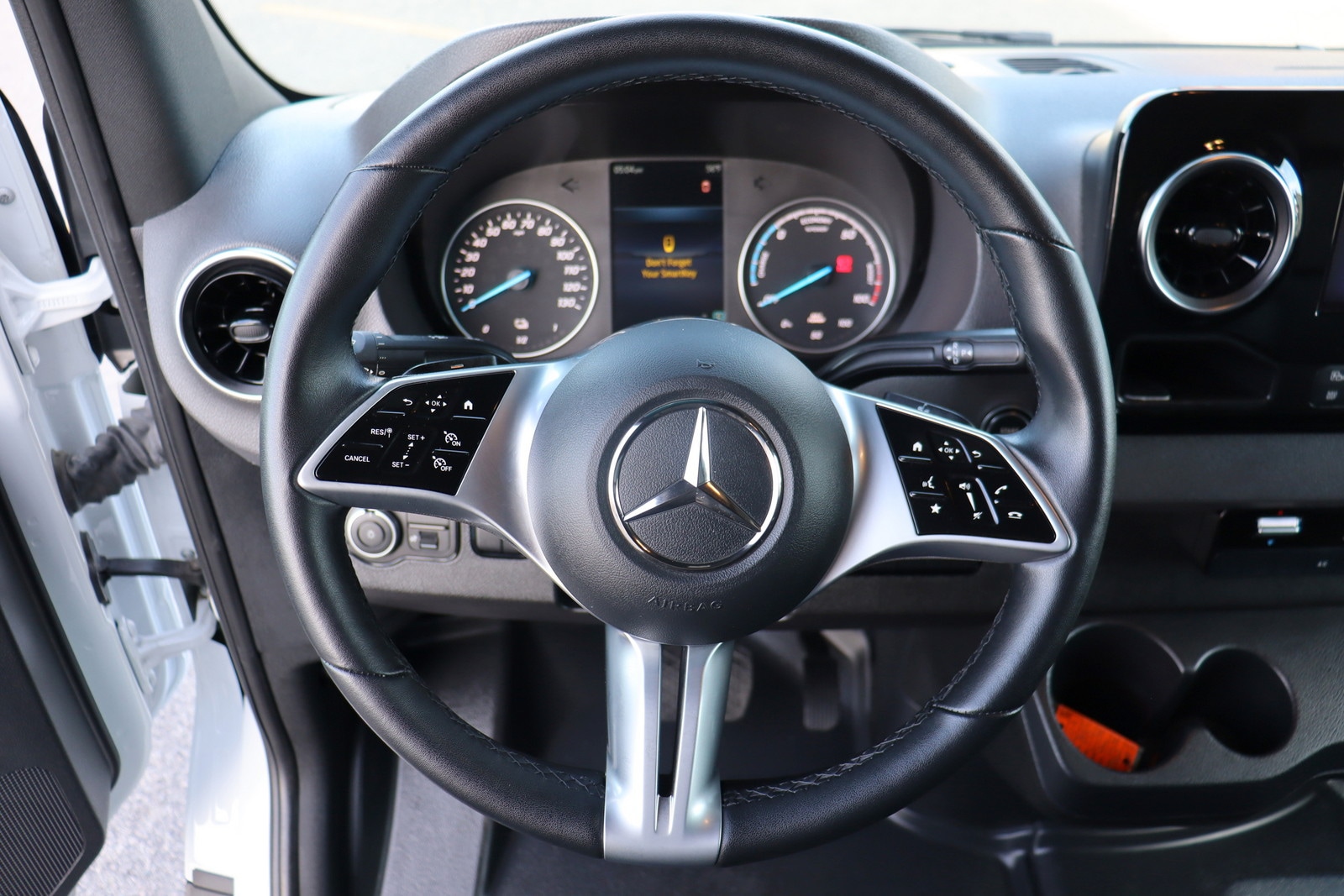 2024 Mercedes-Benz eSprinter Cargo Van Base - Photo 21