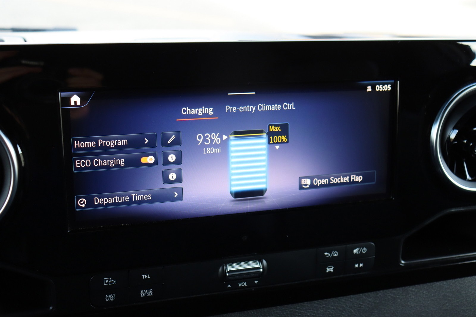 2024 Mercedes-Benz eSprinter Cargo Van Base - Photo 29