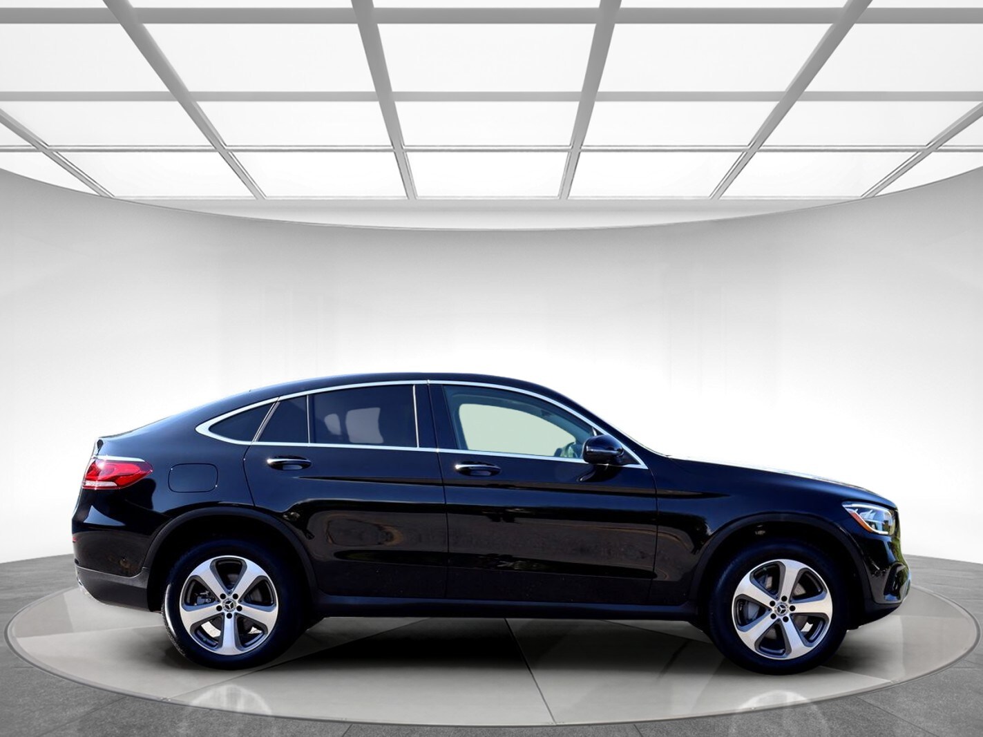 2022 Mercedes Benz GLC 300 4MATIC Coupe photo 3