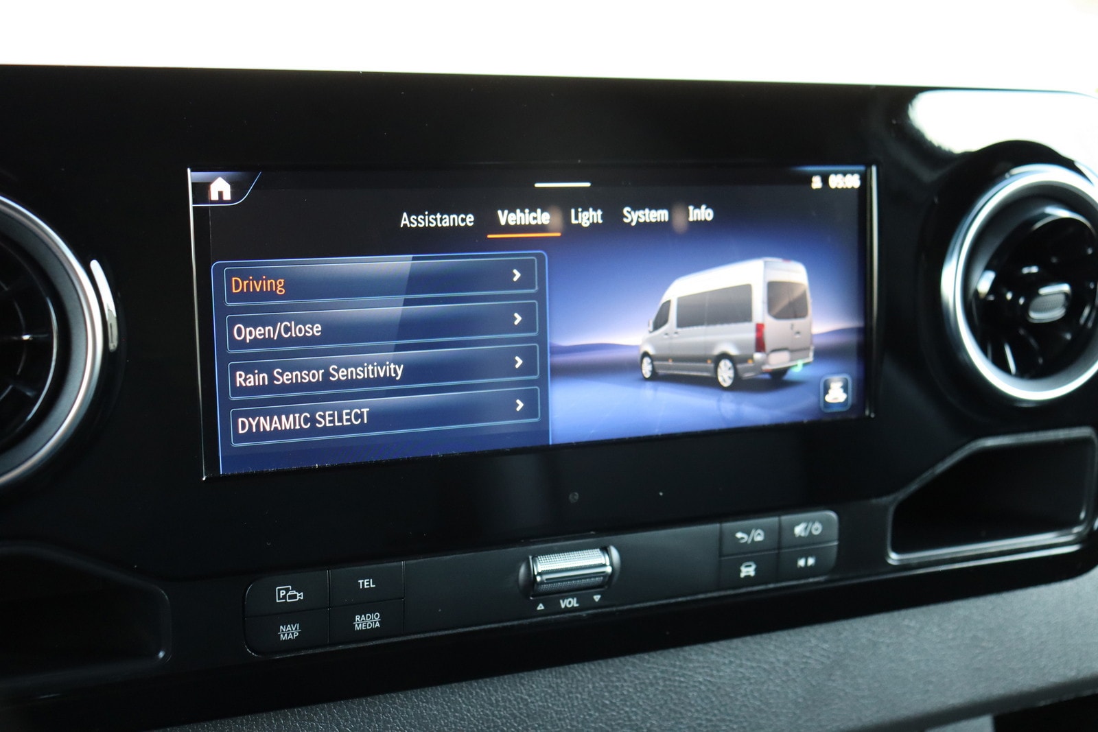 2024 Mercedes-Benz eSprinter Cargo Van Base - Photo 36