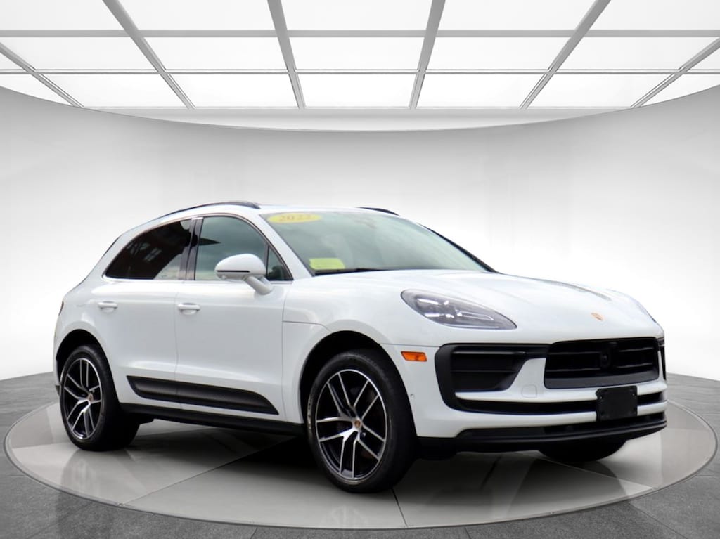 Used 2022 Porsche Macan SUV