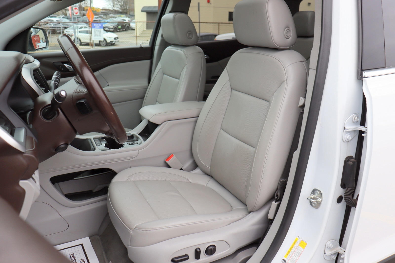2020 GMC Acadia SLT - Photo 12