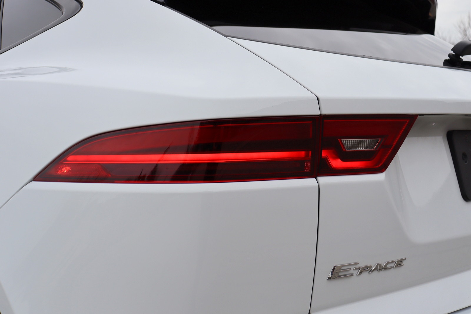 2019 Jaguar E-PACE S - Photo 46