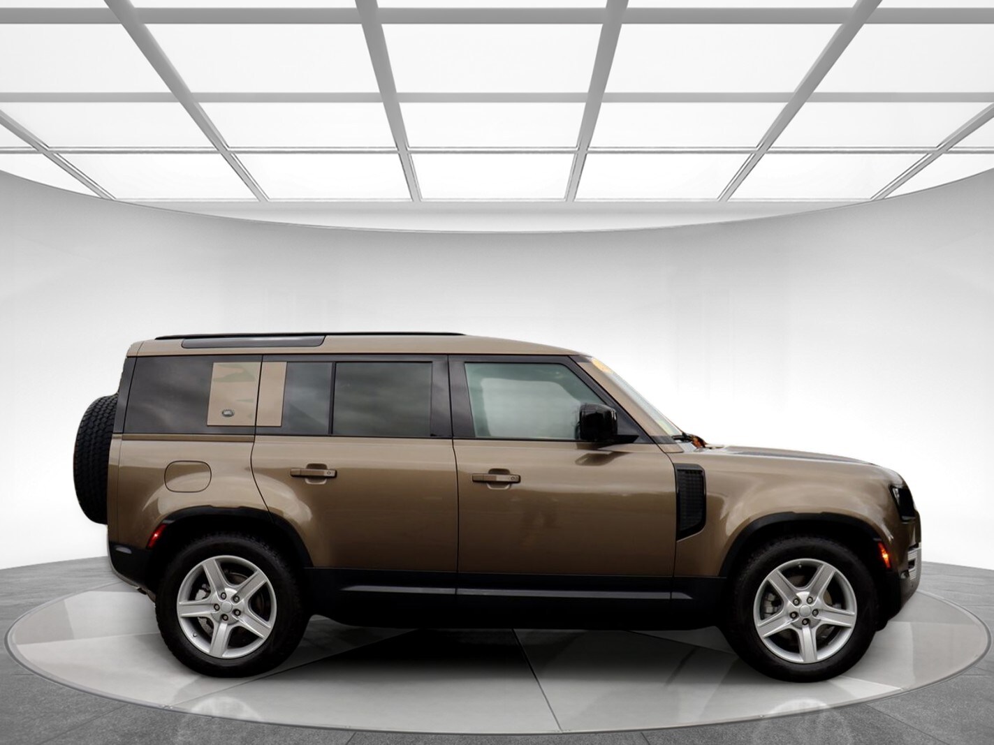 2020 Land Rover Defender 110 S photo 4