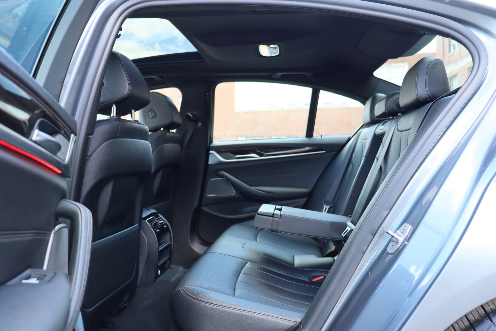 2021 BMW 5 Series 530i - Photo 14