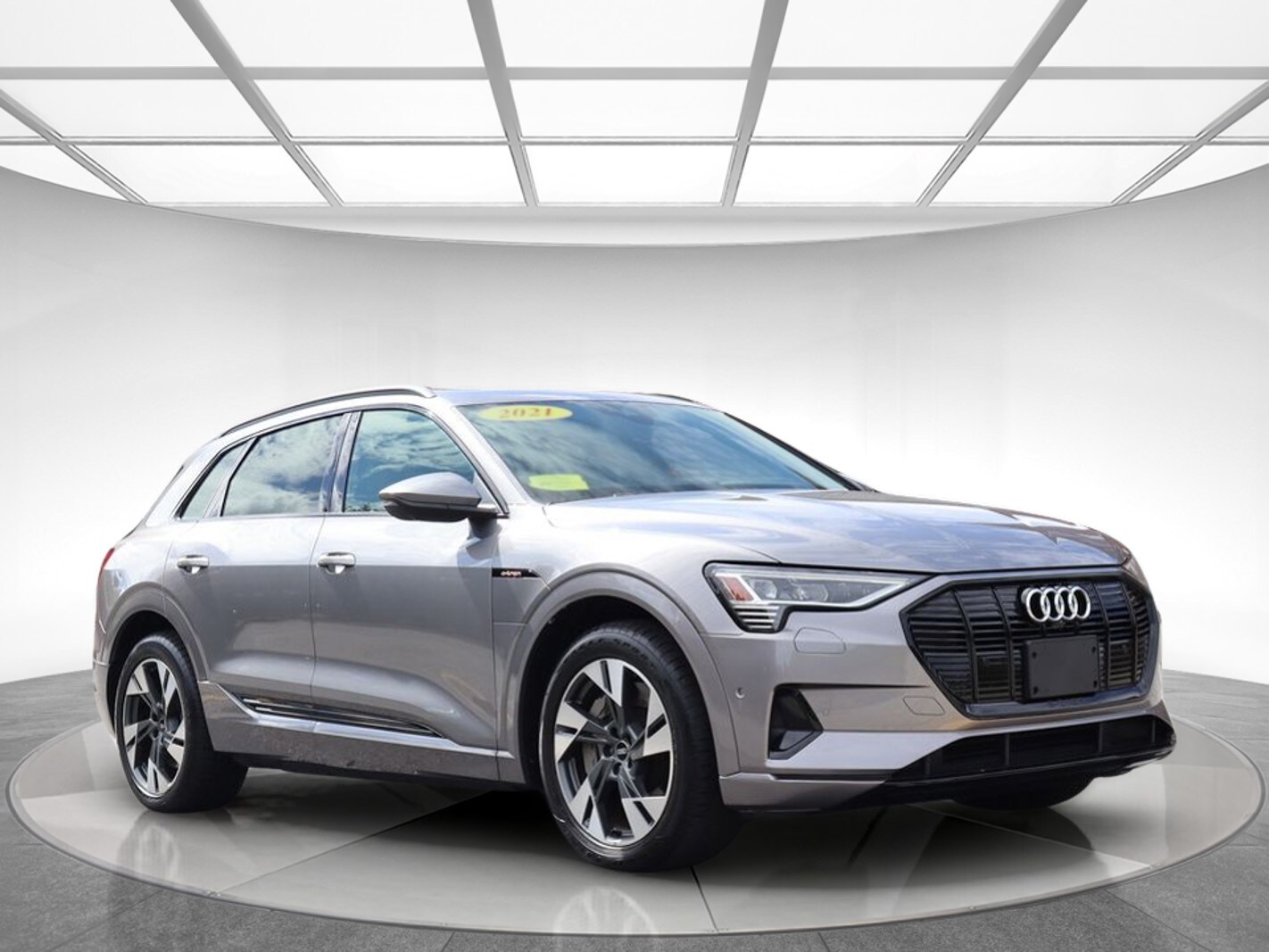2021 Audi e-tron Premium photo 3