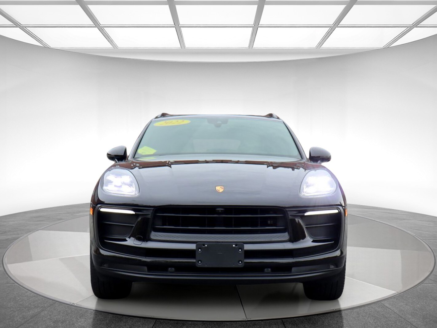 2022 Porsche Macan photo 2