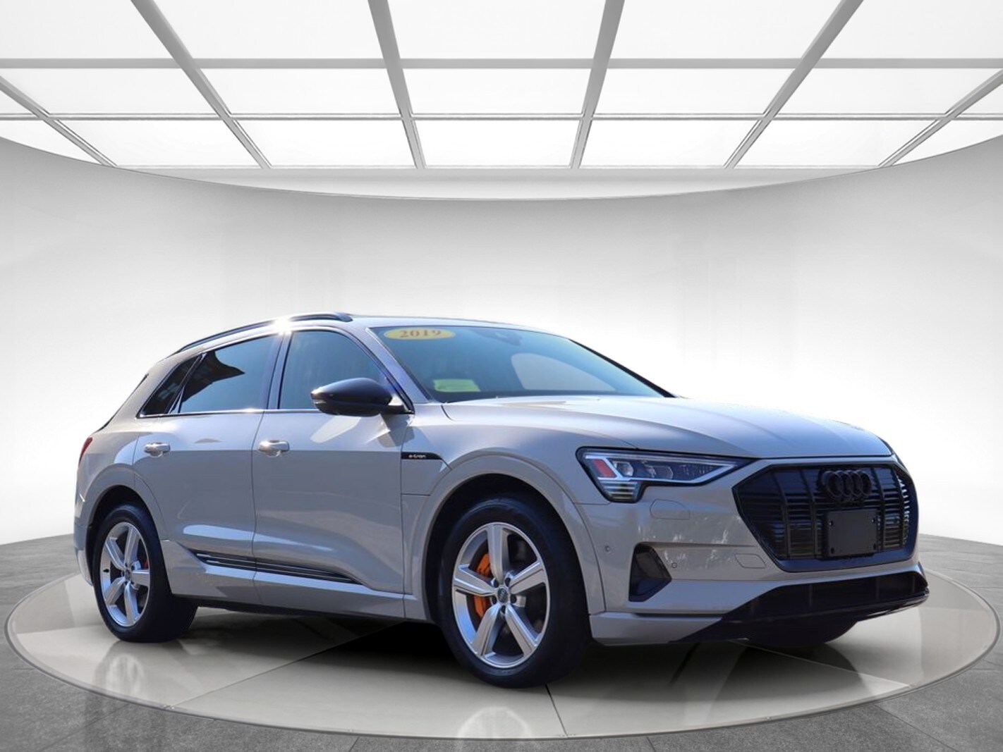 2019 Audi e-tron Premium Plus photo 3