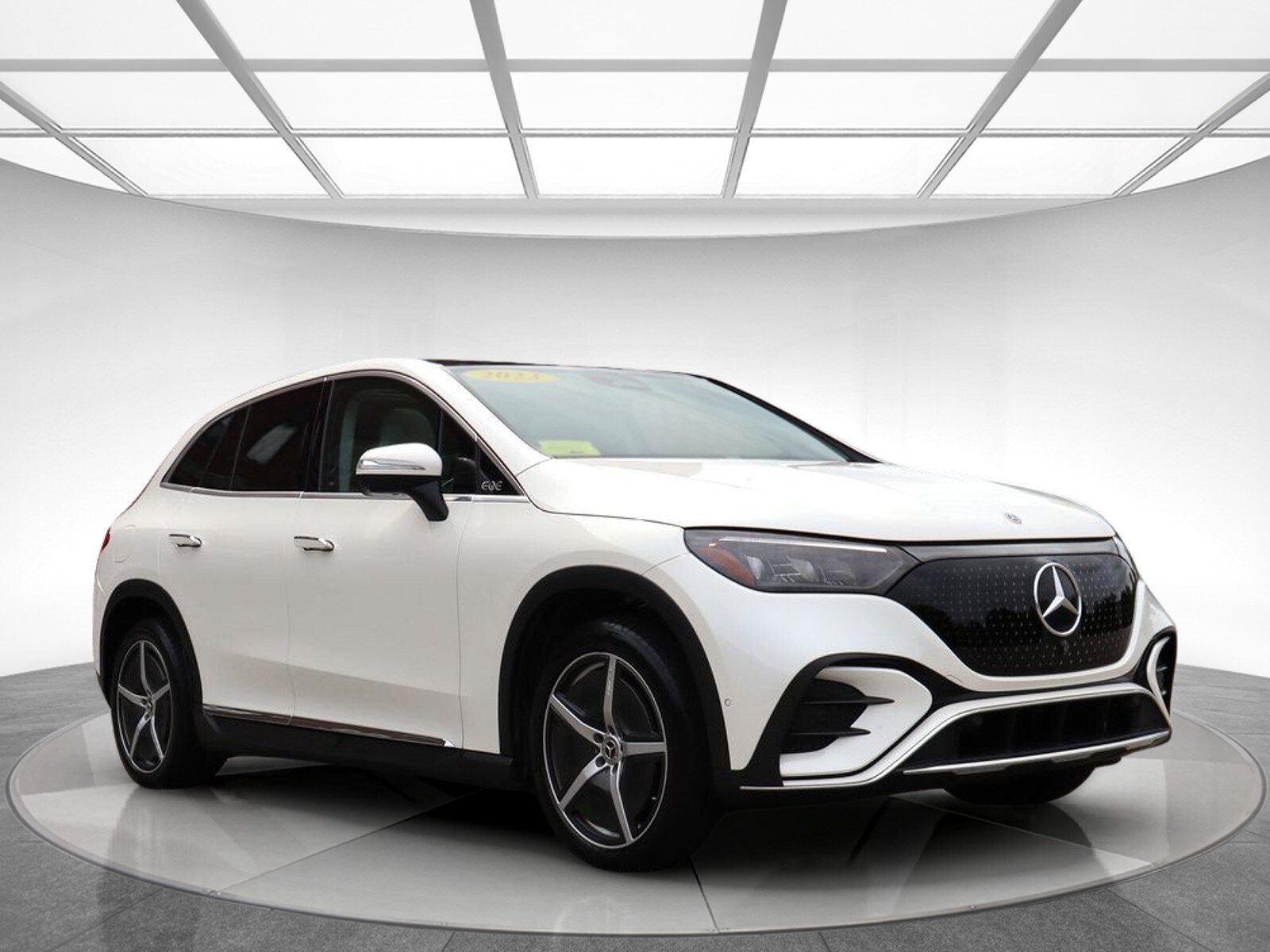 2023 Mercedes Benz 500 4MATIC photo 3
