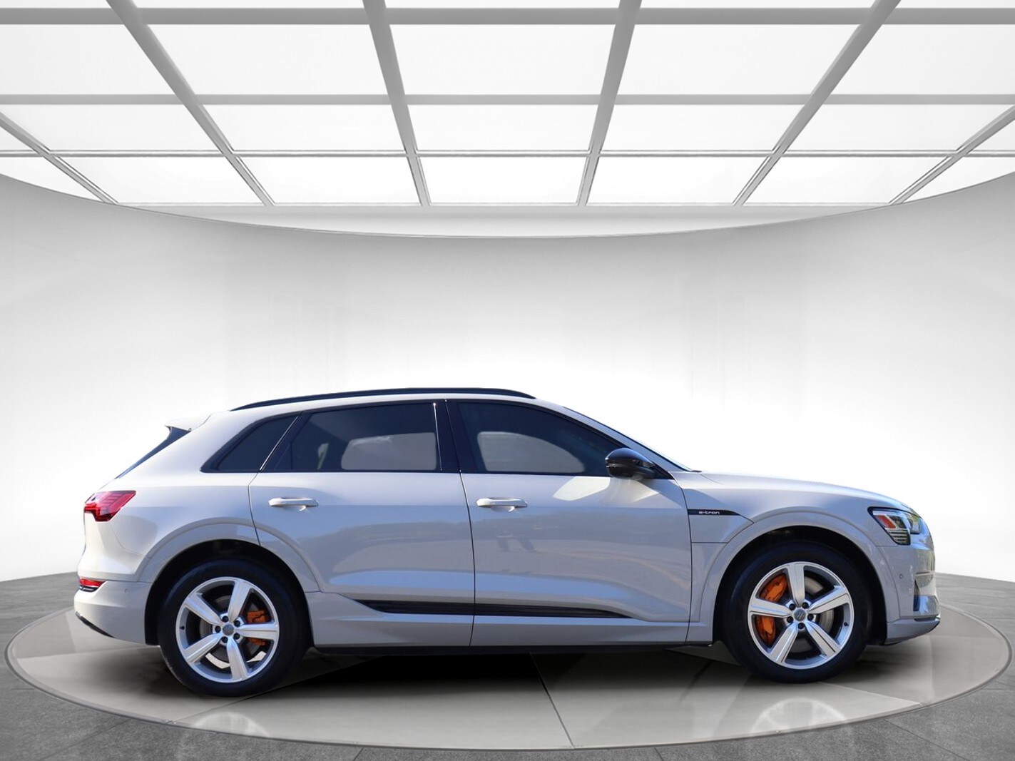 2019 Audi e-tron Premium Plus photo 4