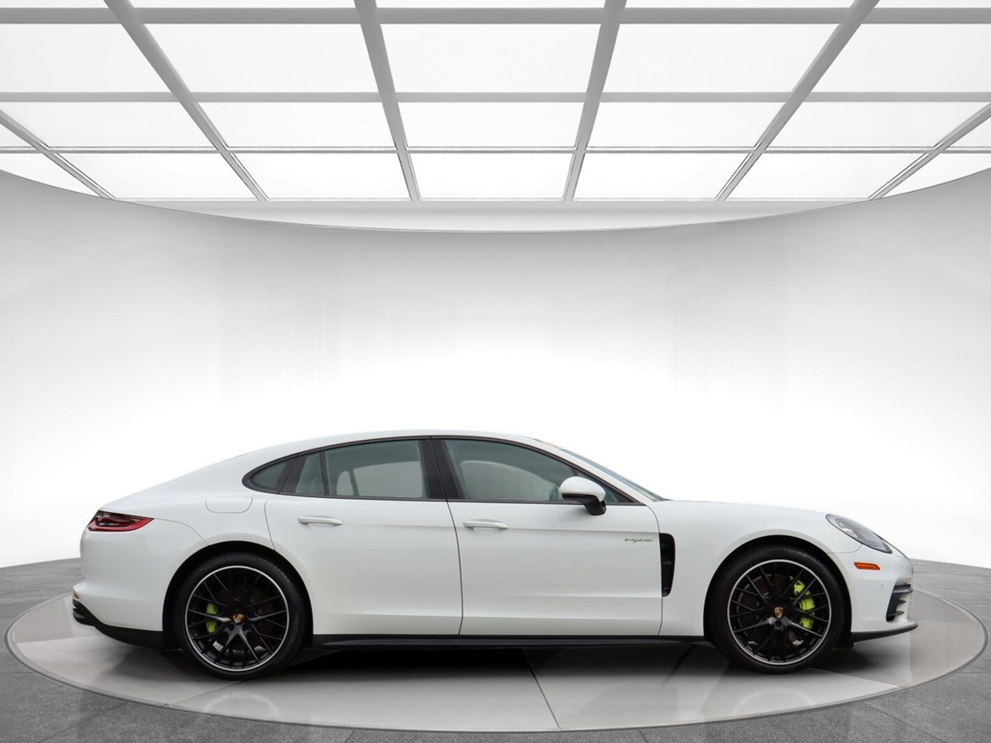 2020 Porsche Panamera E-Hybrid 4 photo 4
