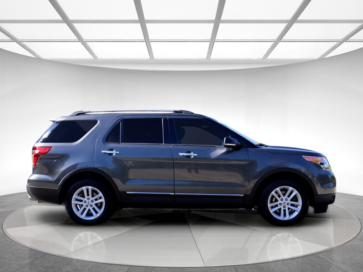 2015 Ford Explorer XLT photo 4