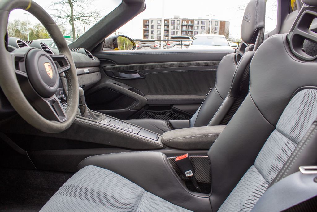 2024 Porsche 718 Spyder RS - Photo 21