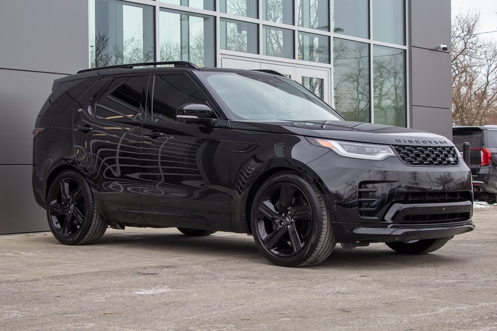 Used 2024 Land Rover Discovery Dynamic SE SUV