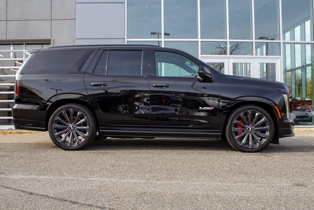 2025 Cadillac Escalade V-Series photo 2