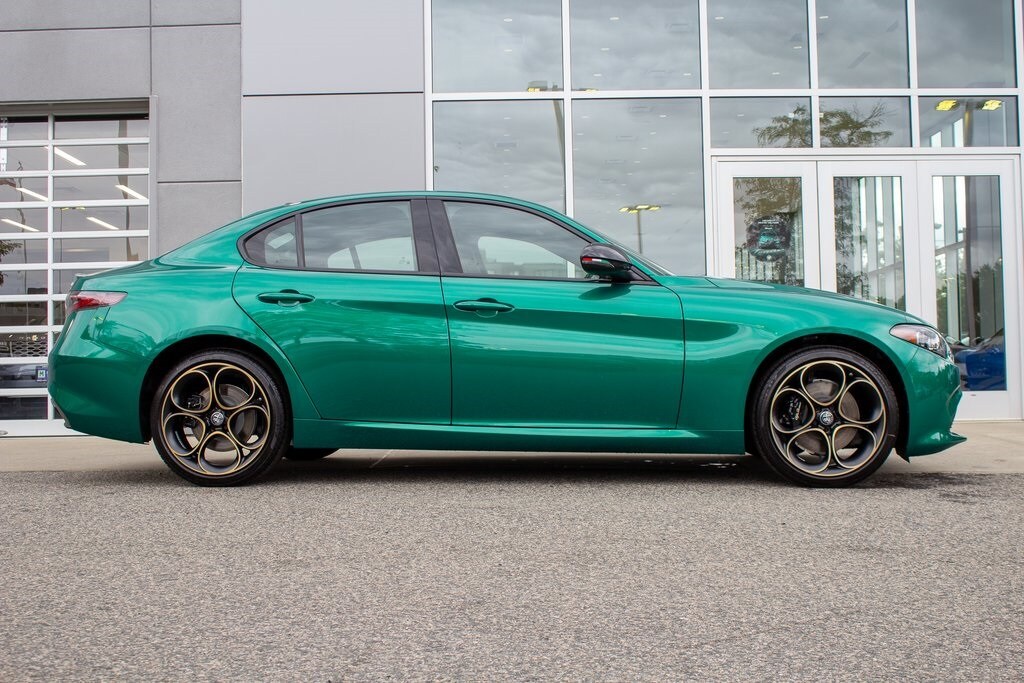 2025 Alfa Romeo Giulia SPRINT photo 4