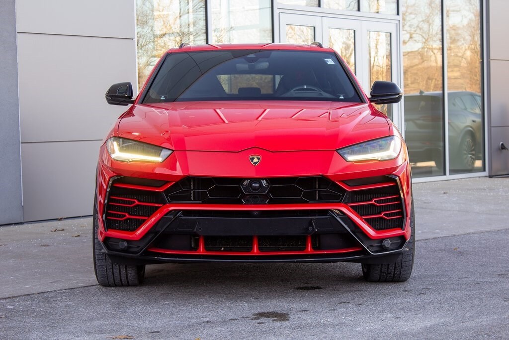 2020 Lamborghini Urus Base photo 2
